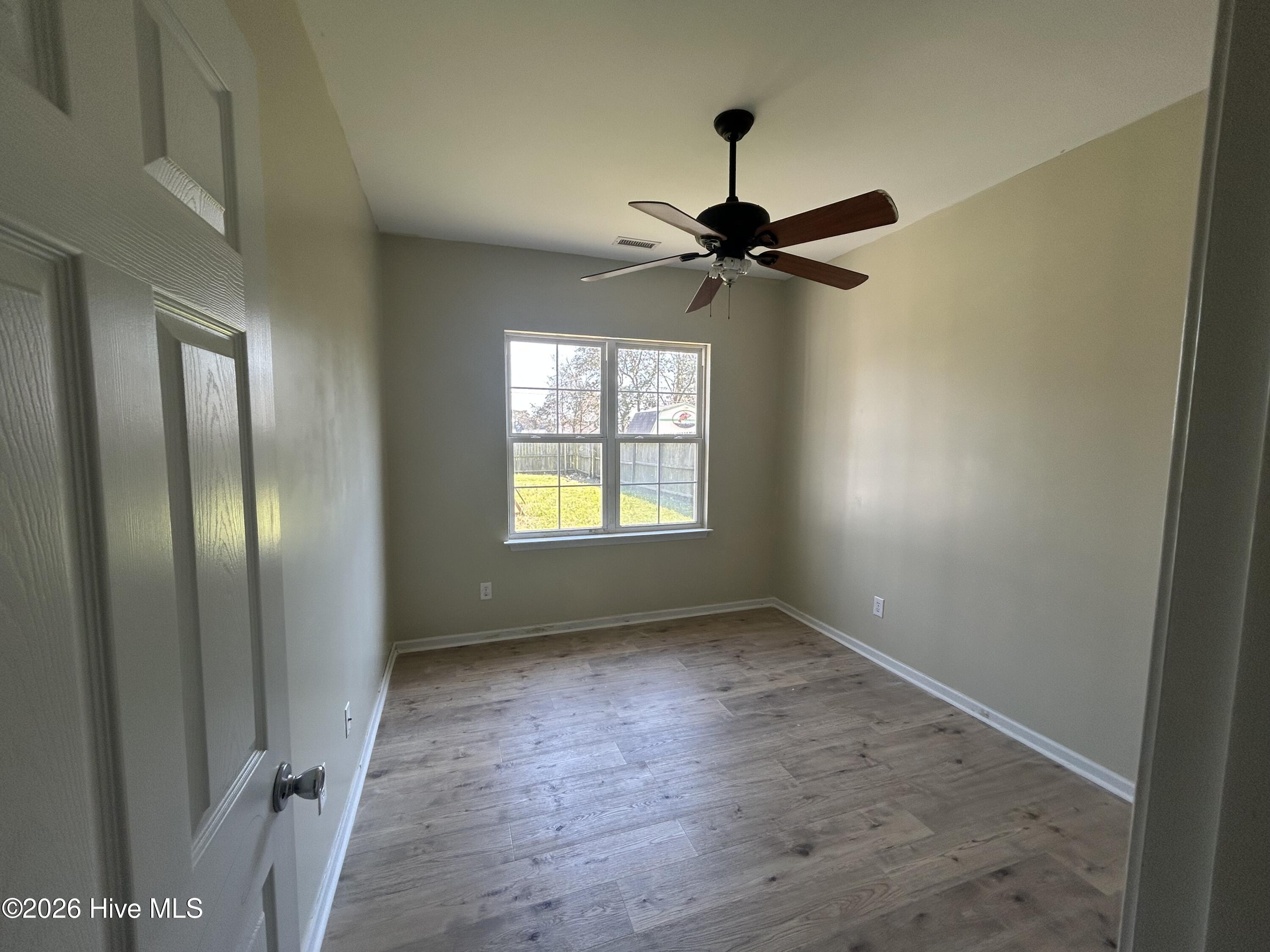 100556646 | Photo 30