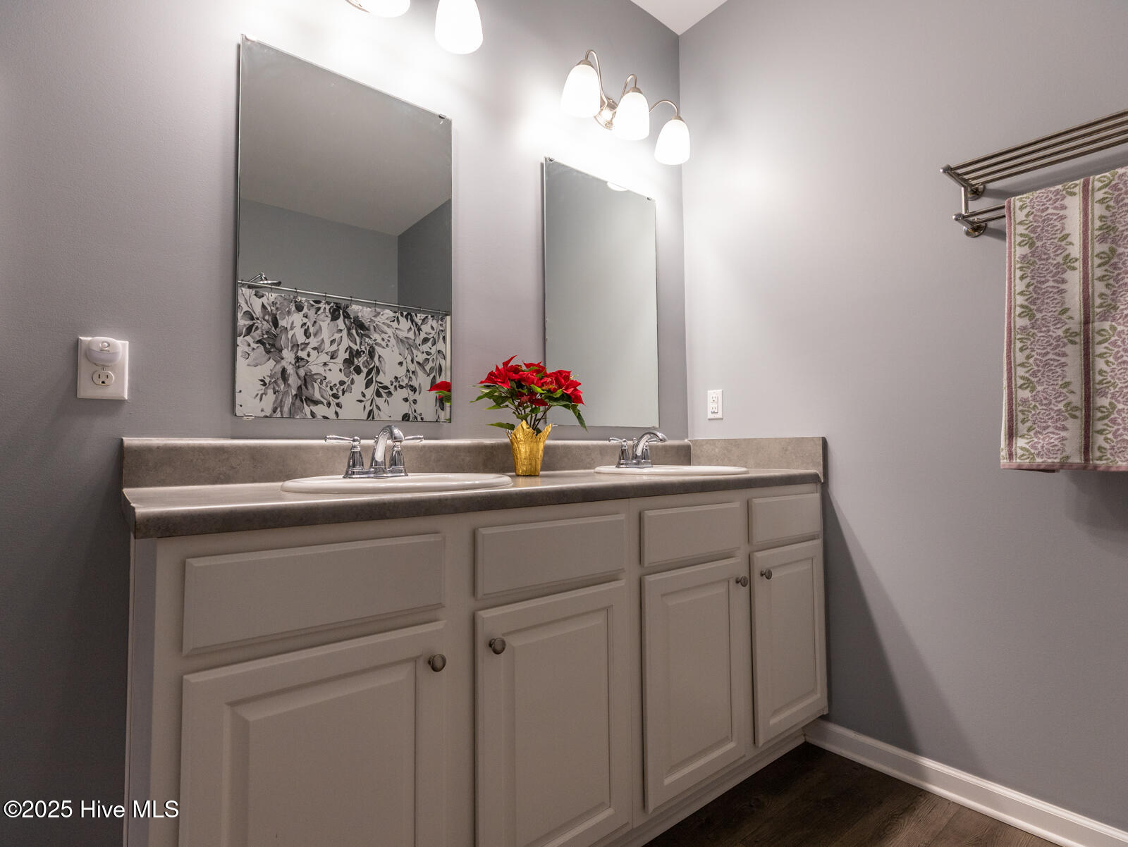 100546728 | Photo 18