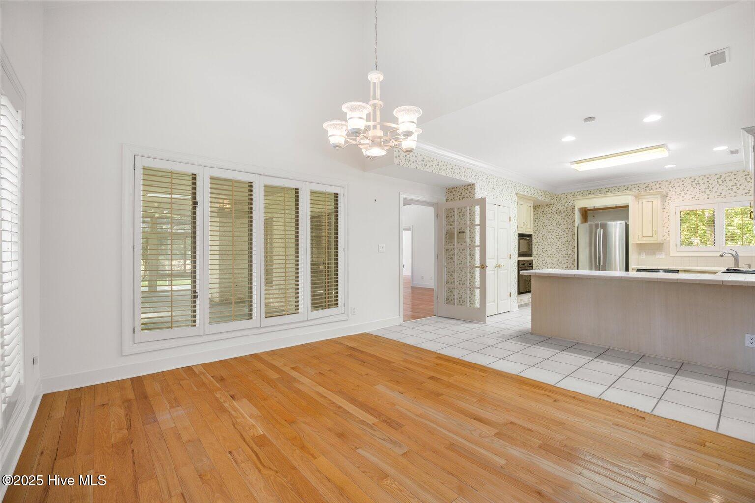 100527258 | Photo 21