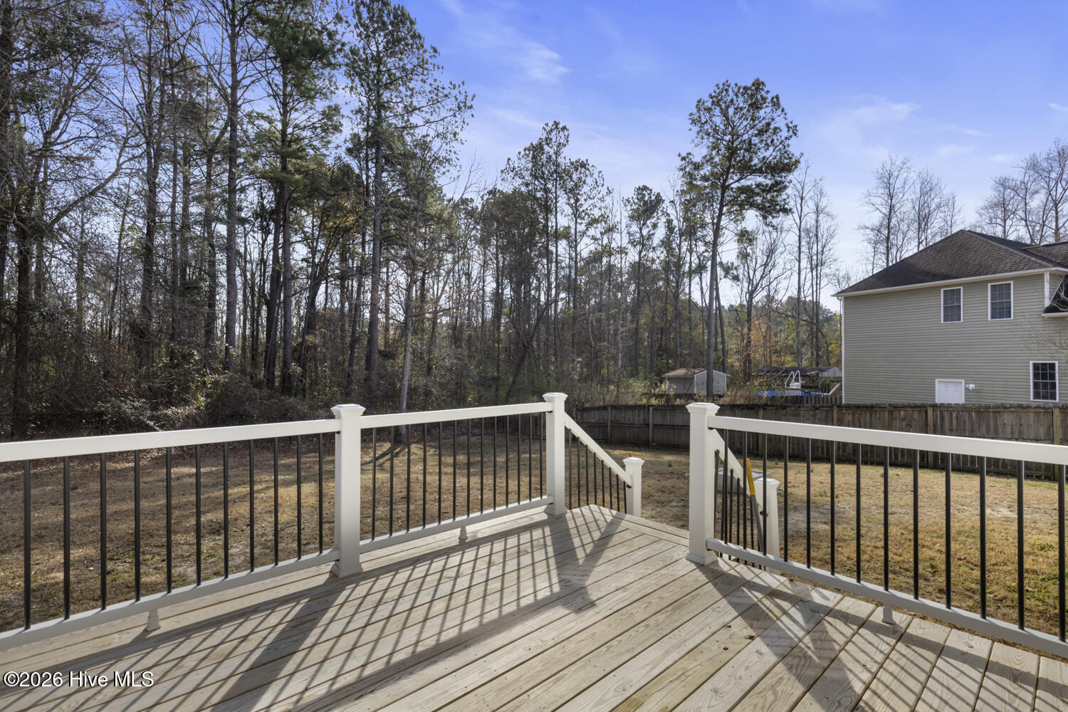 100548430 | Photo 35