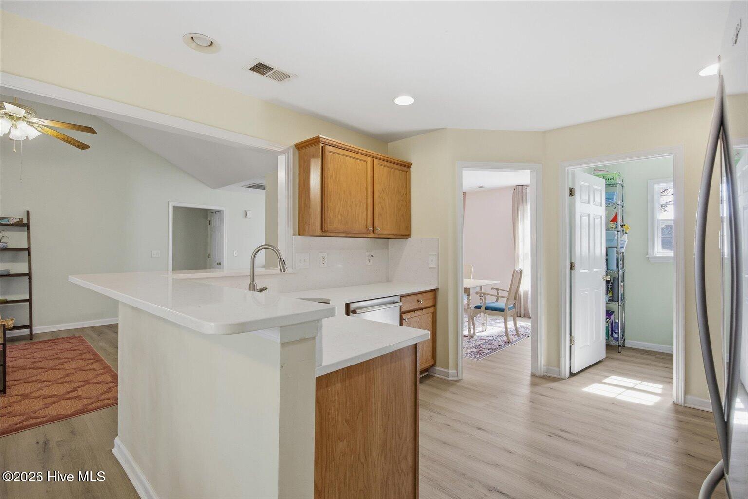 100558817 | Photo 18