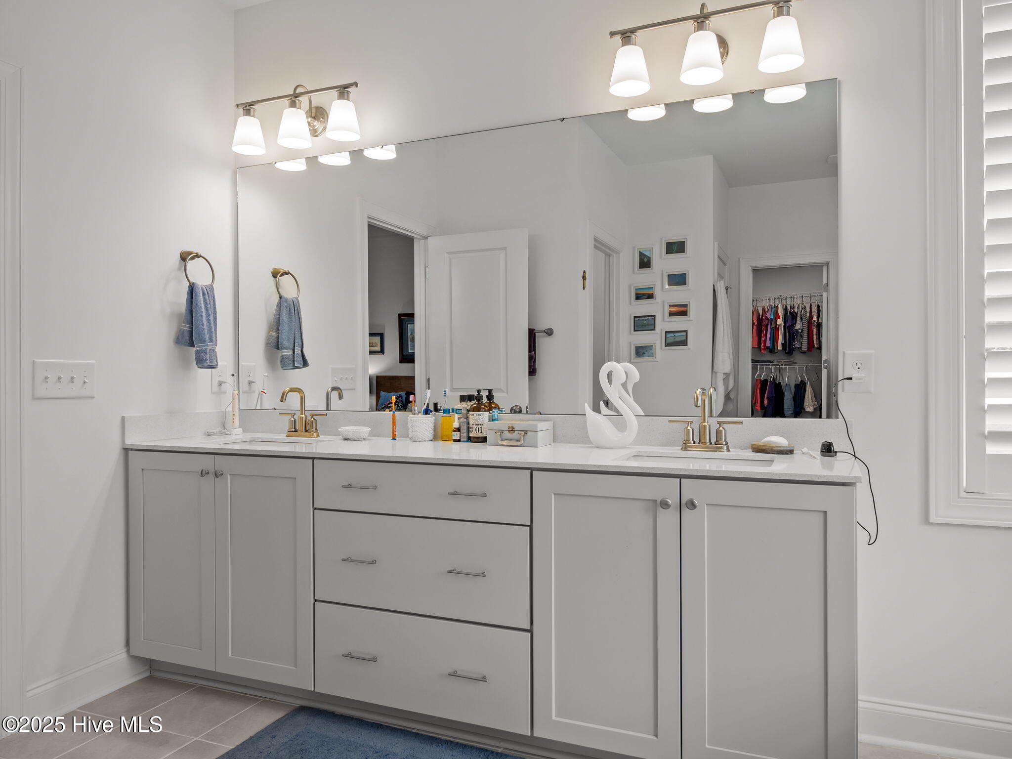 100528285 | Photo 21