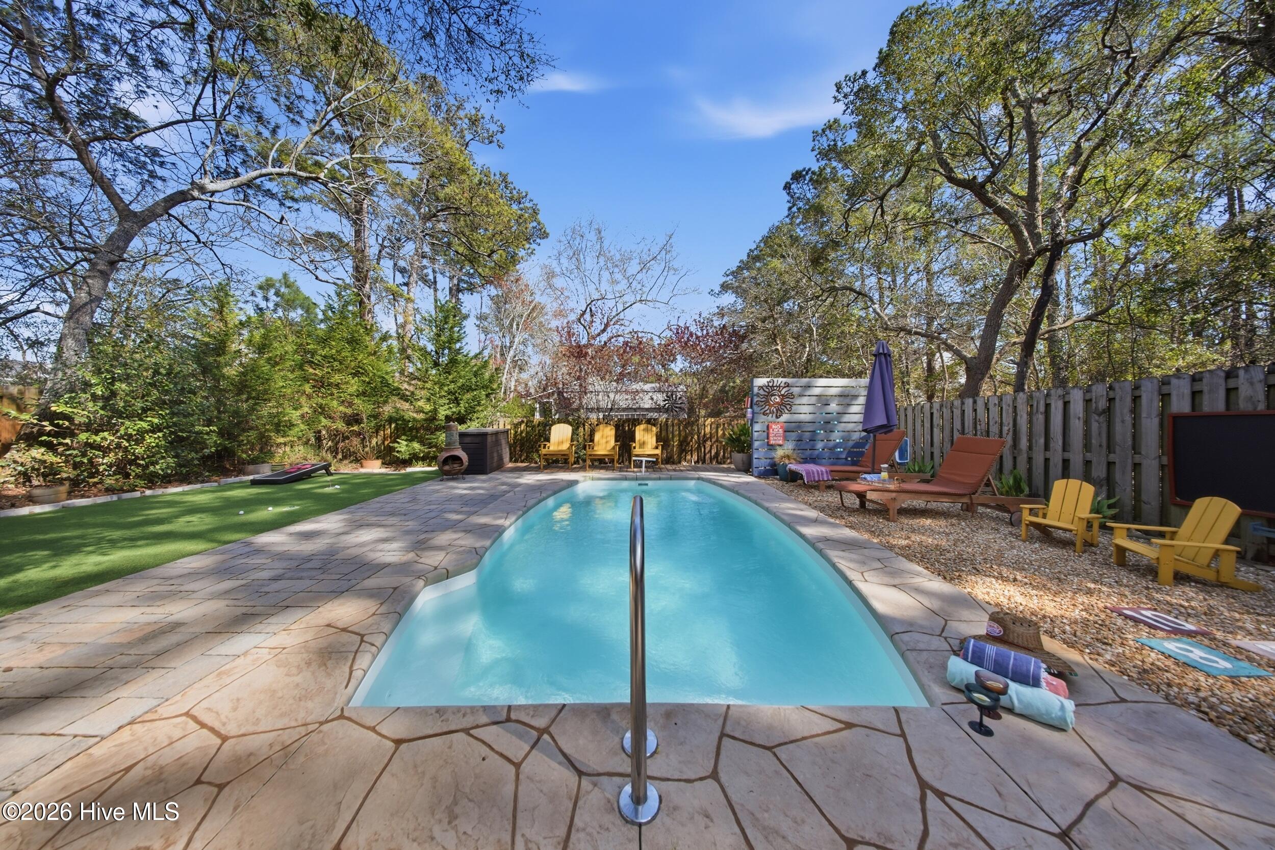 100561155 | Photo 64