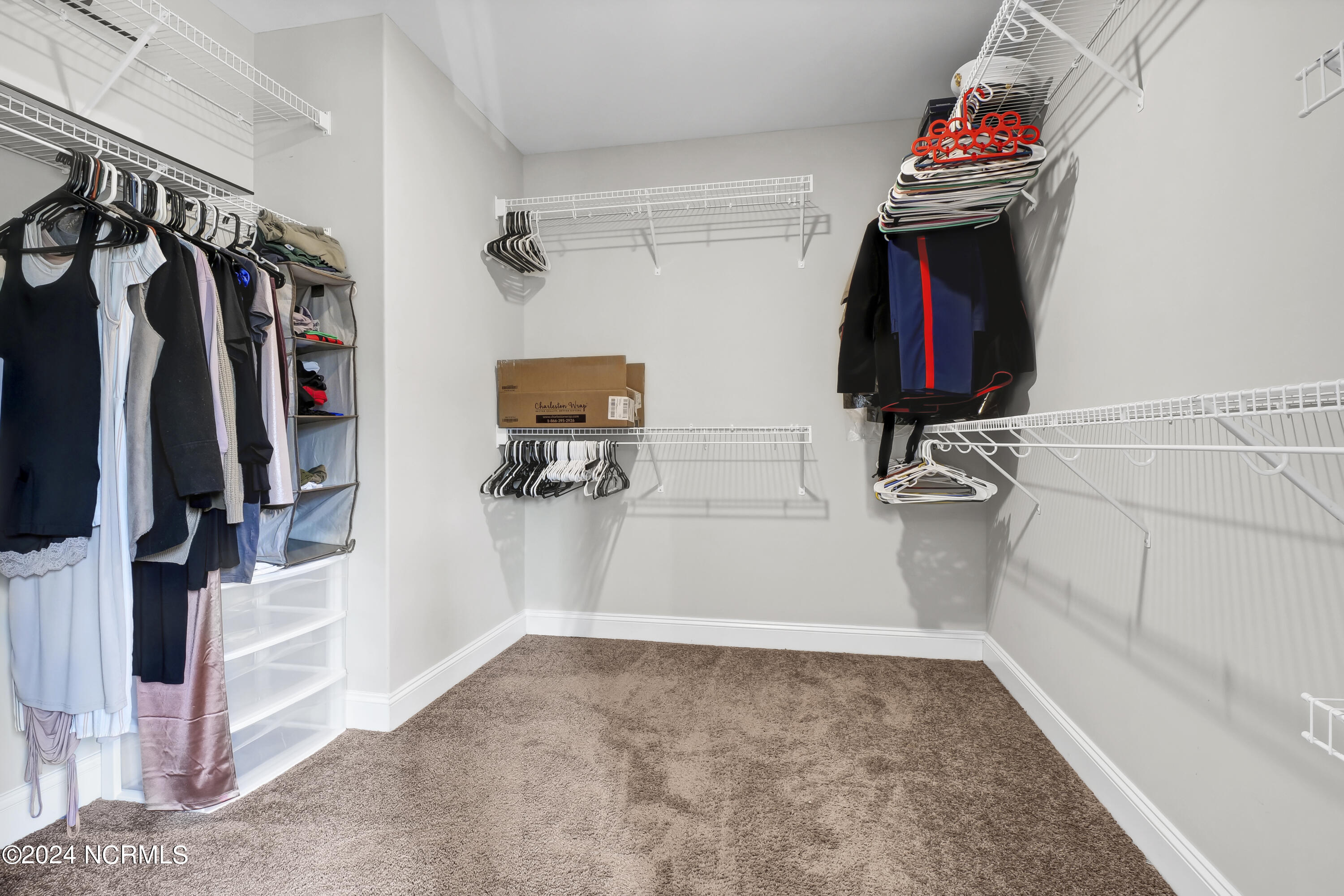 100552526 | Photo 16