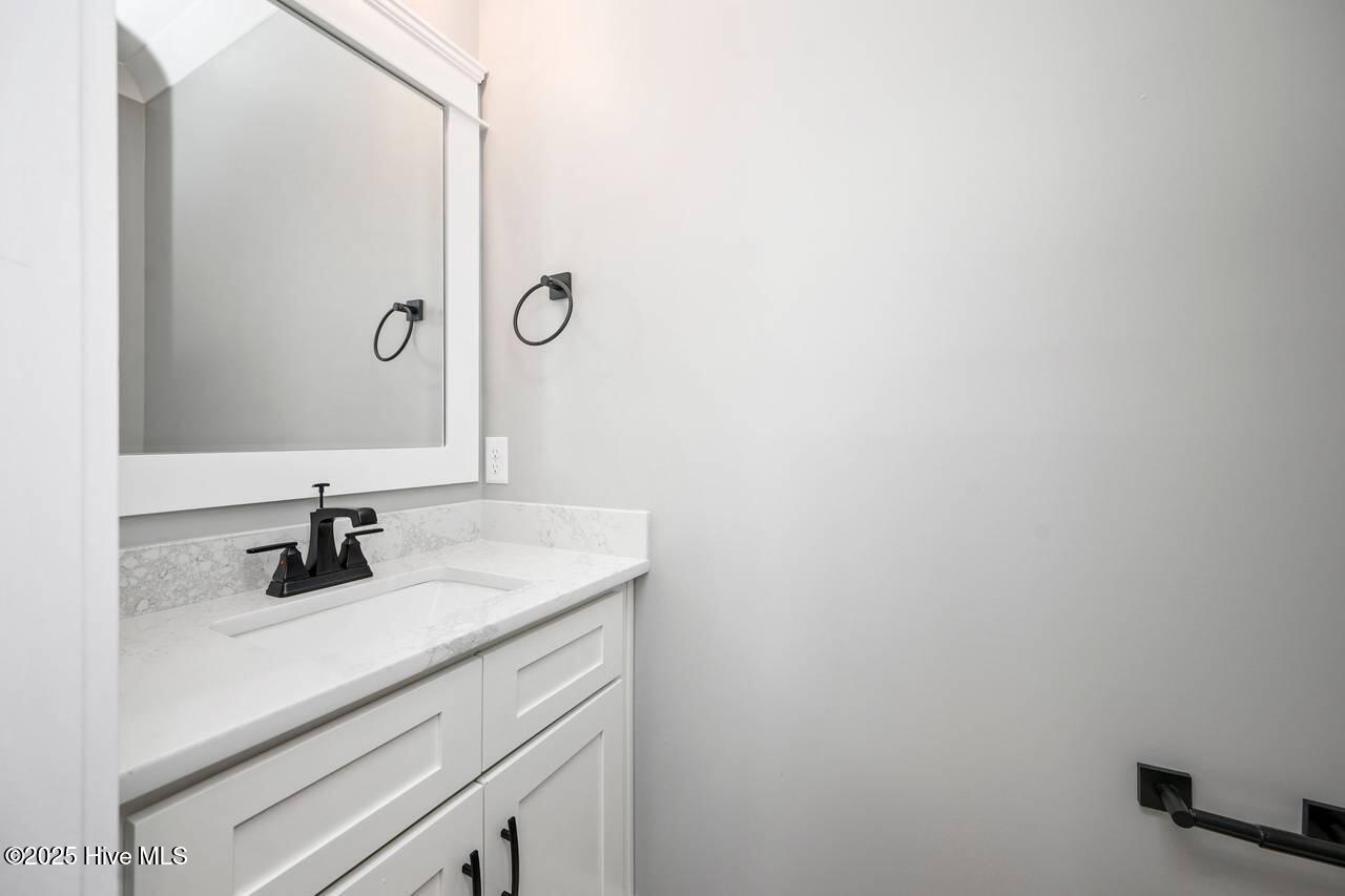 100527522 | Photo 87