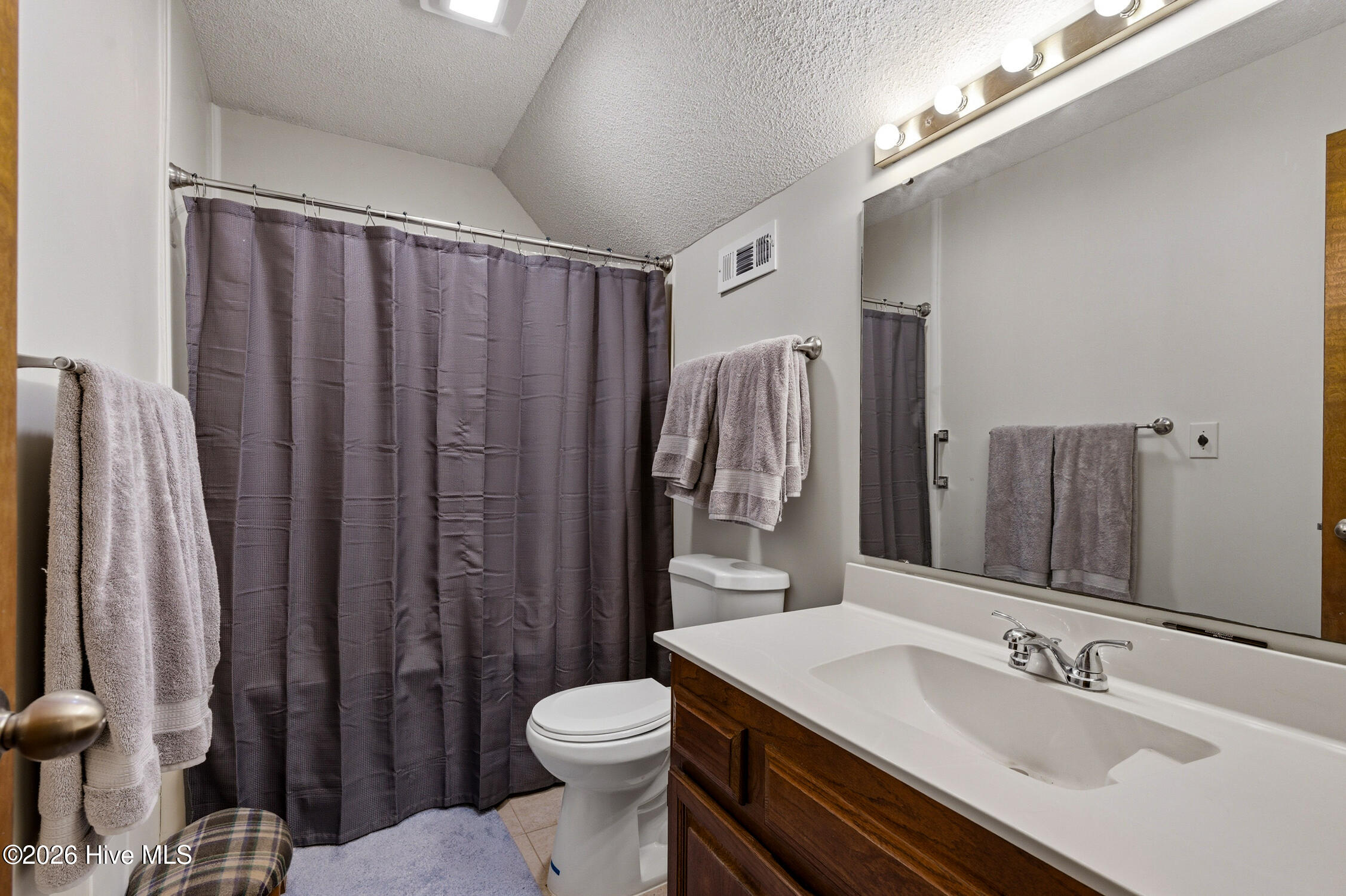 100555864 | Photo 22