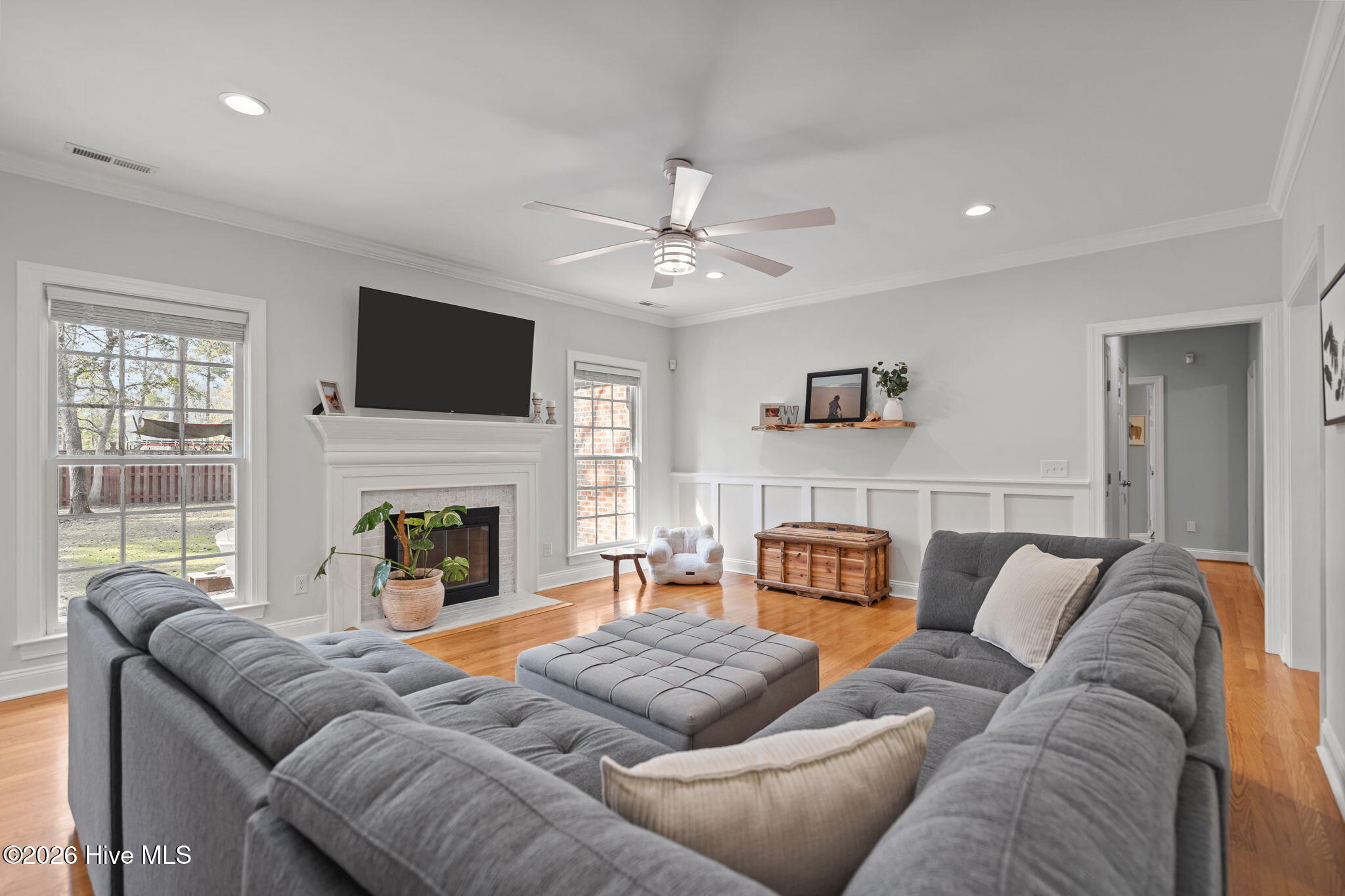 100562607 | Photo 21