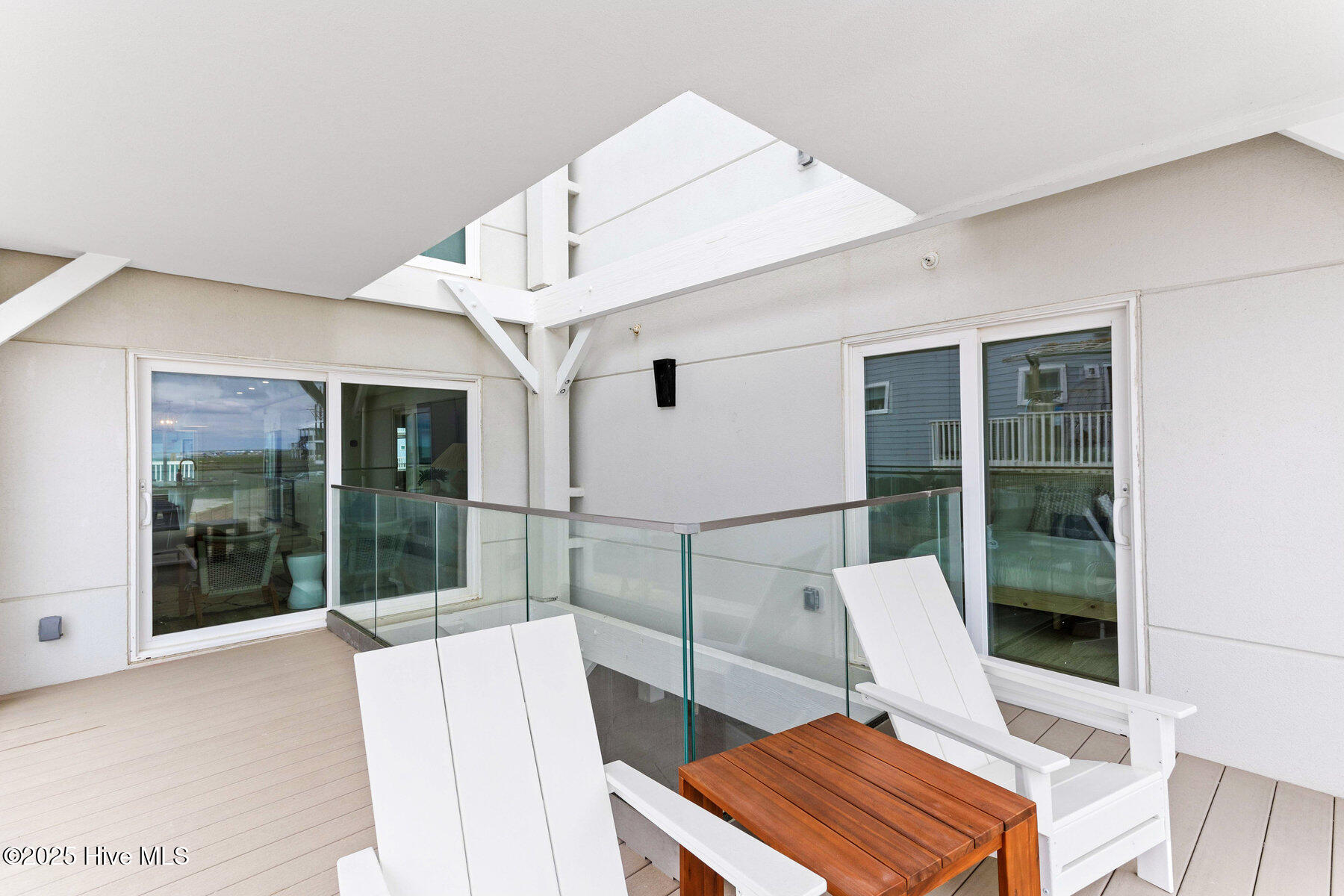 100523204 | Photo 24