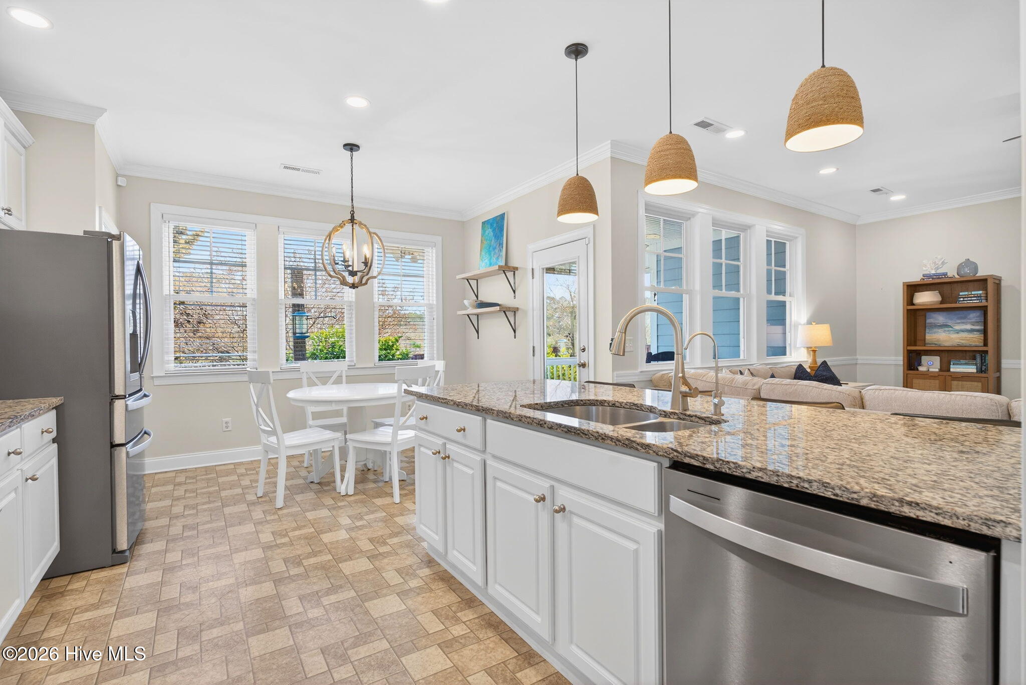 100558158 | Photo 18