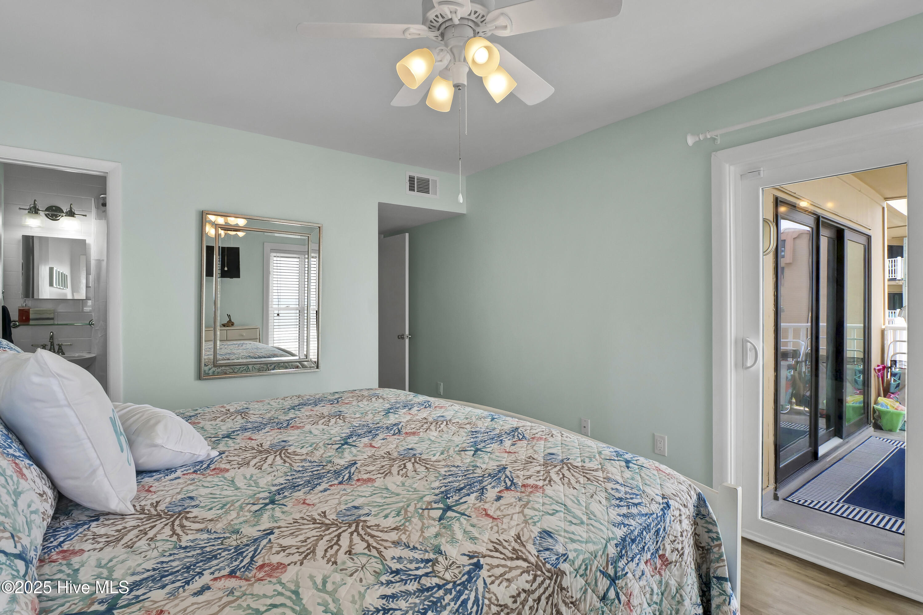 100495558 | Photo 18