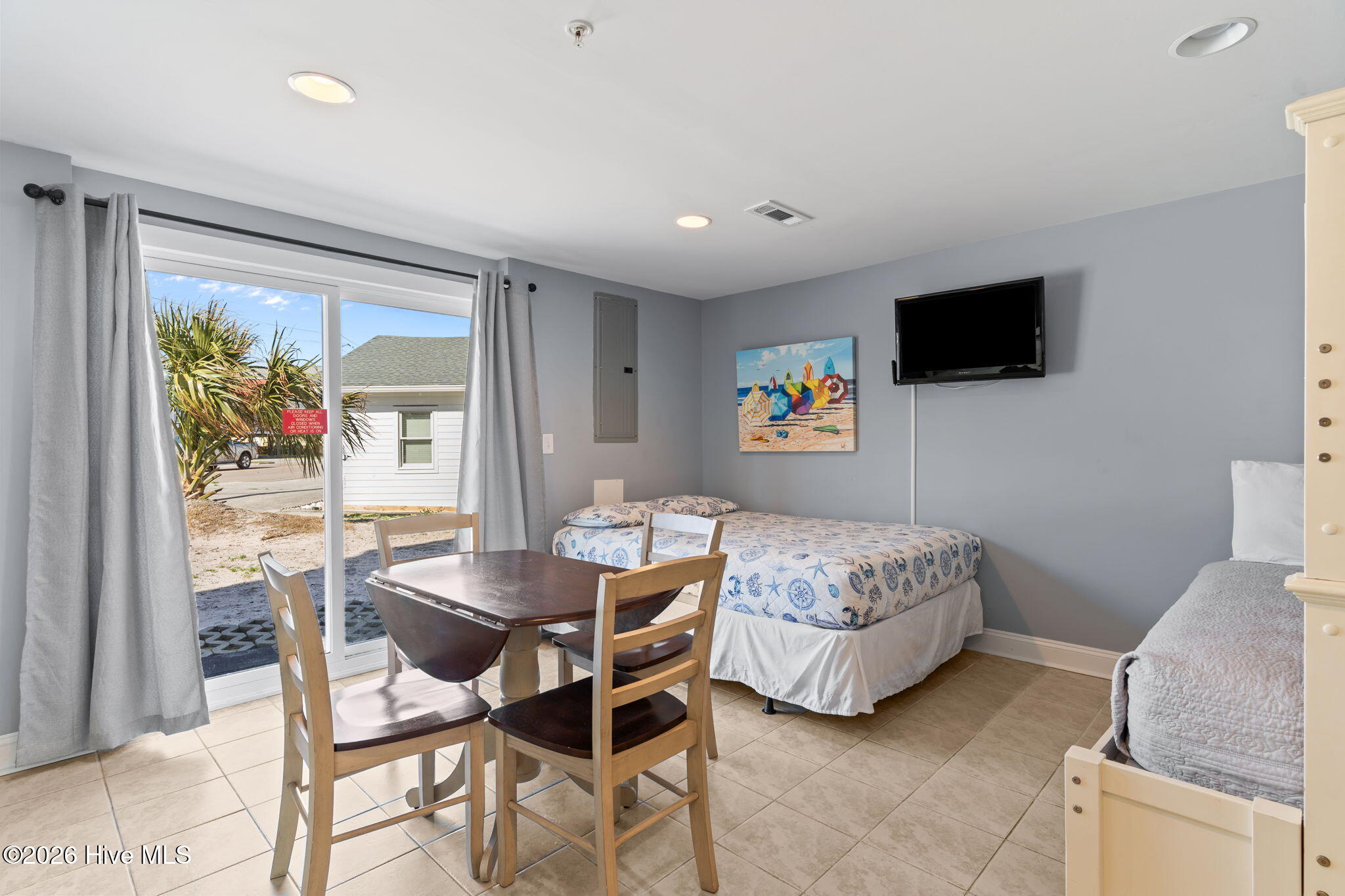 100530858 | Photo 55