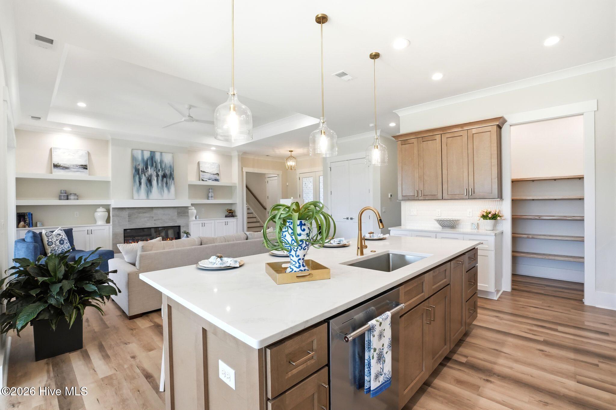 100537171 | Photo 32