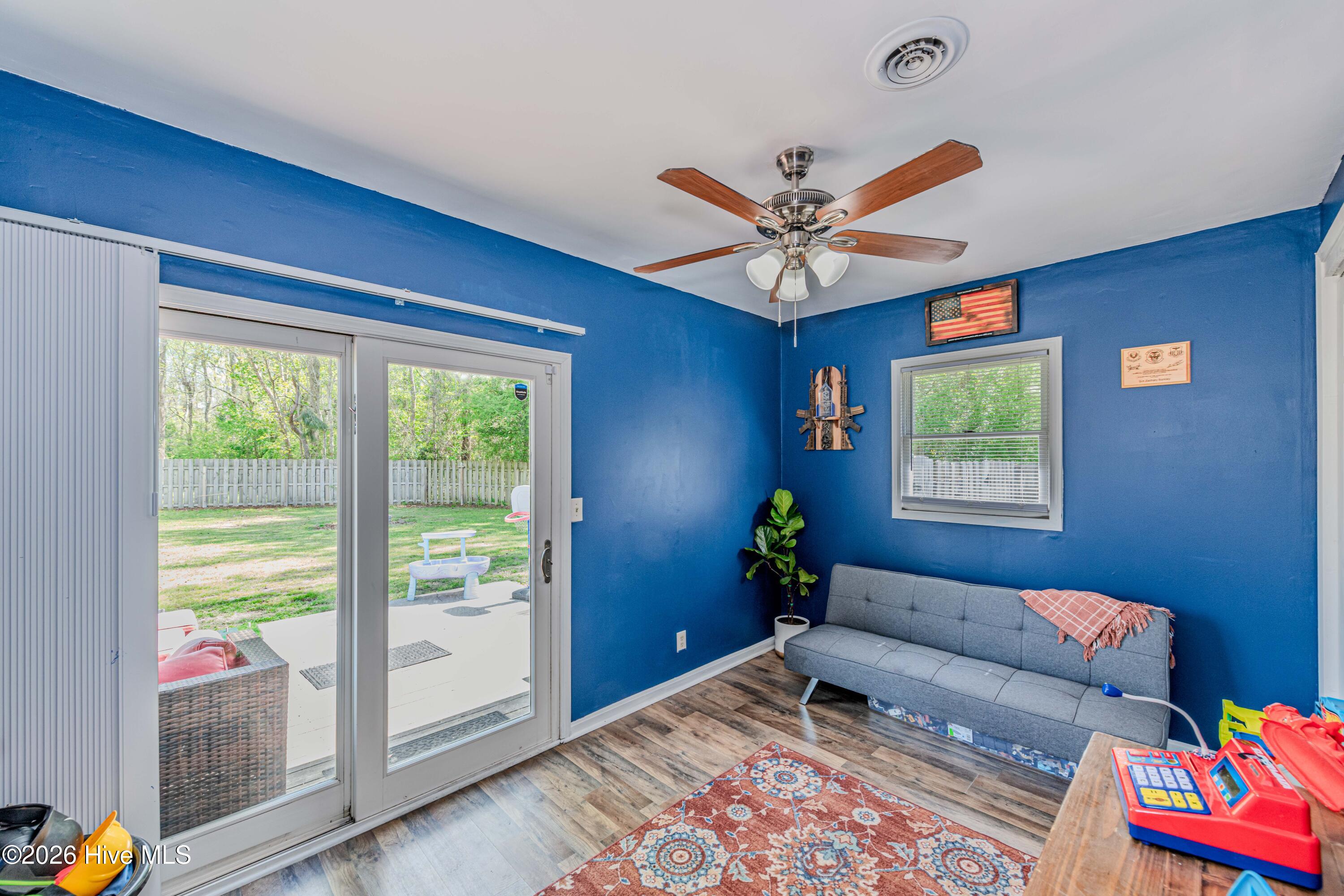 100569074 | Photo 54