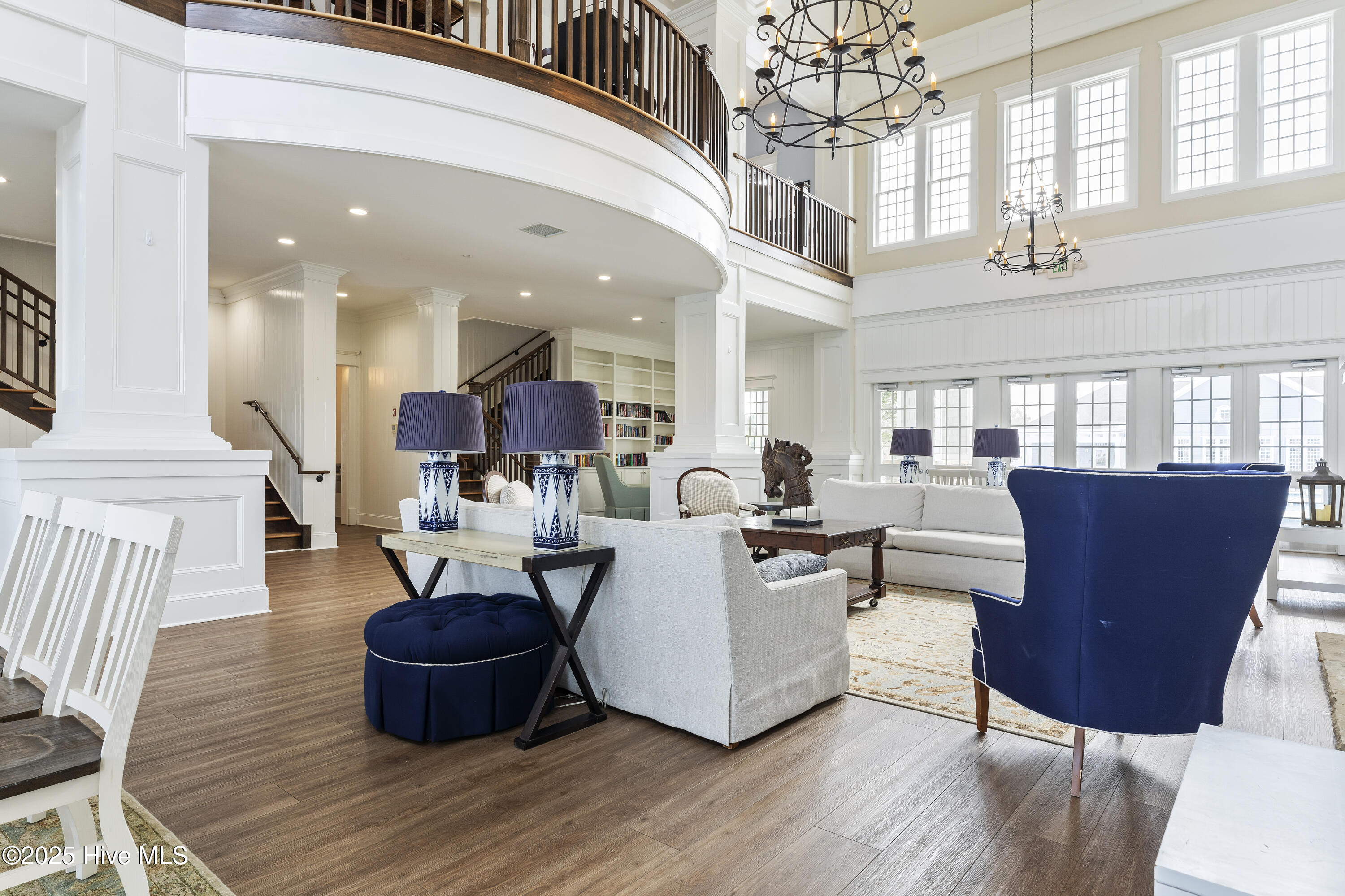 100524767 | Photo 33