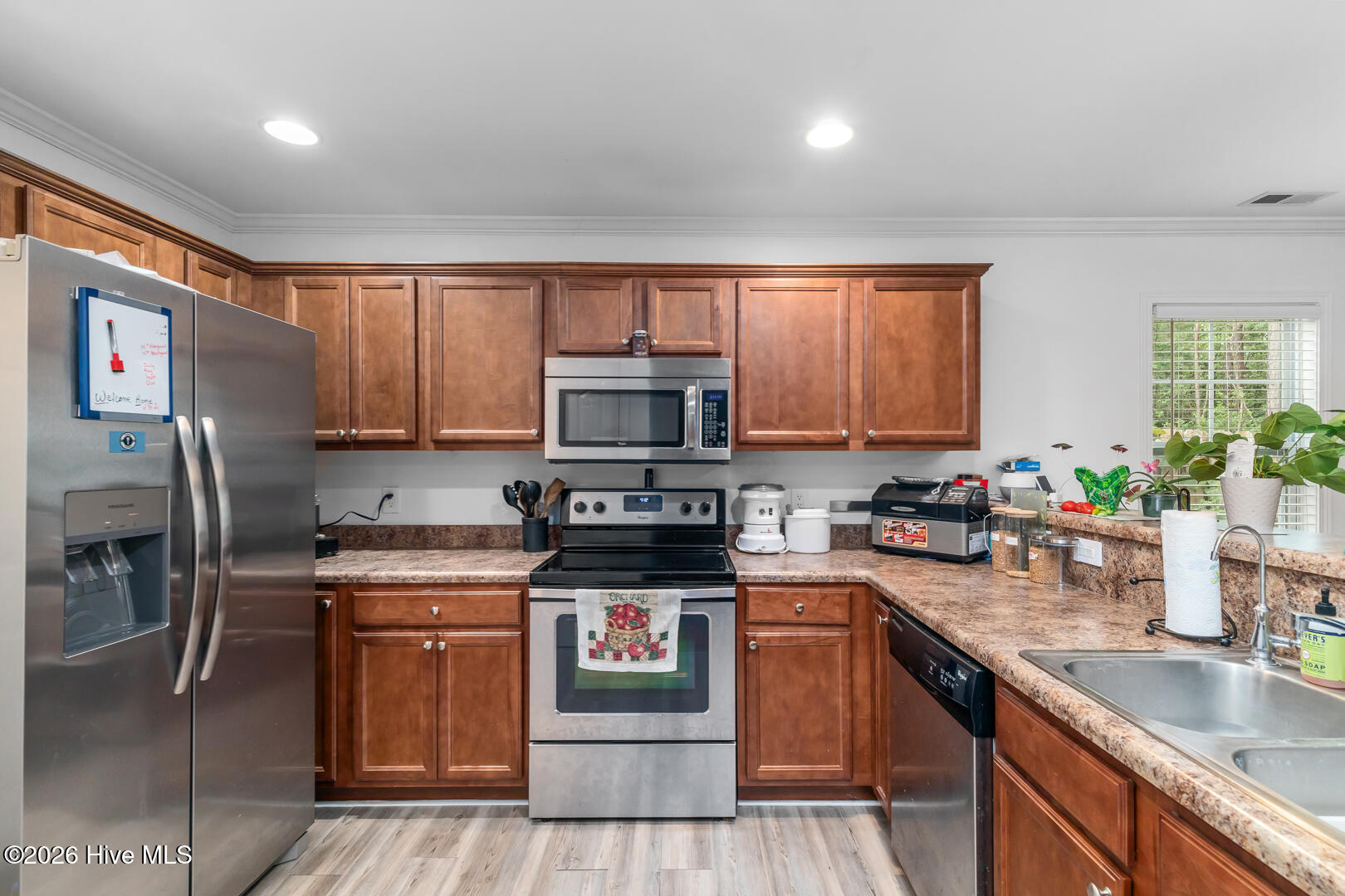 100562392 | Photo 18