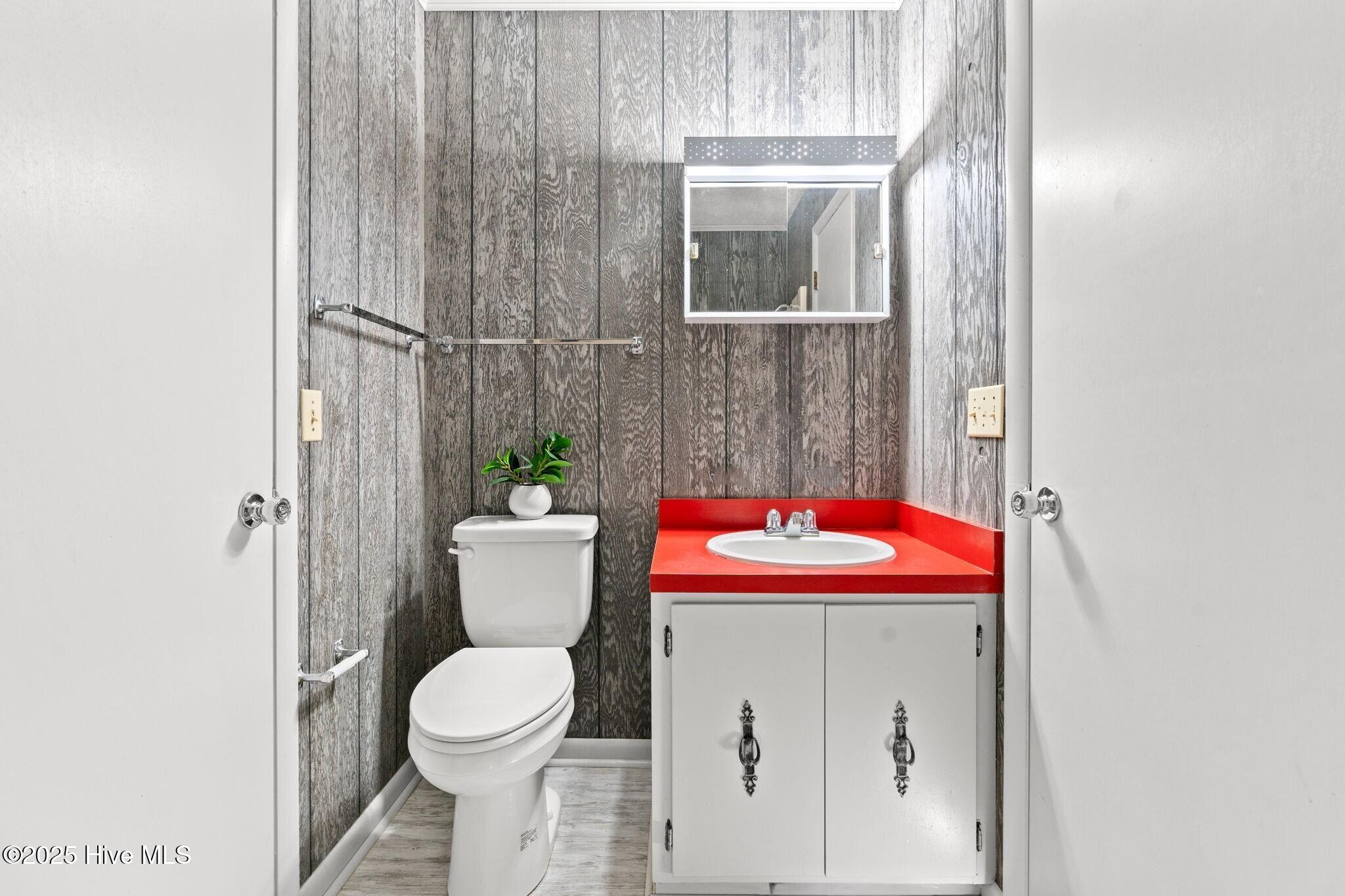 100537501 | Photo 24