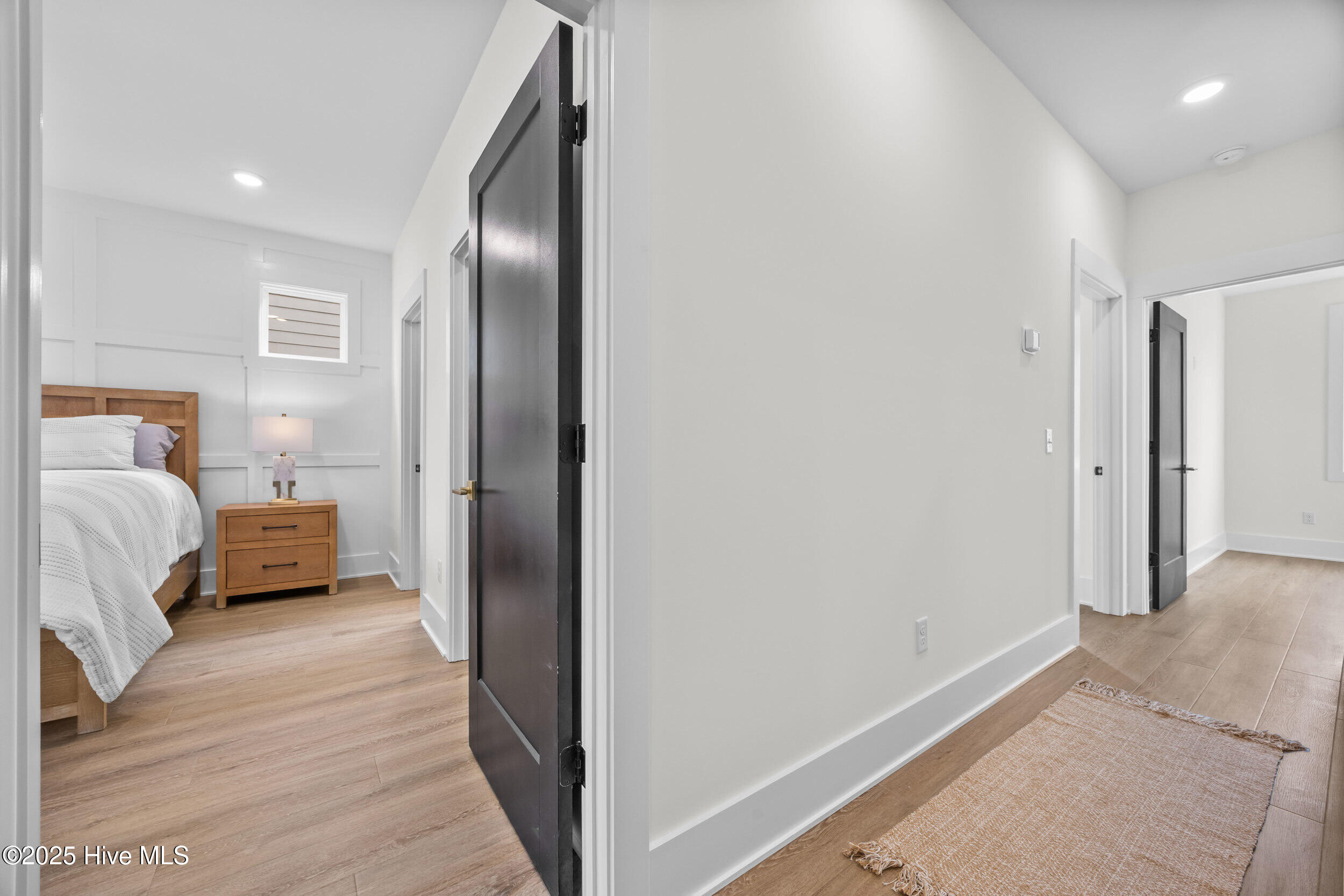 100557890 | Photo 23