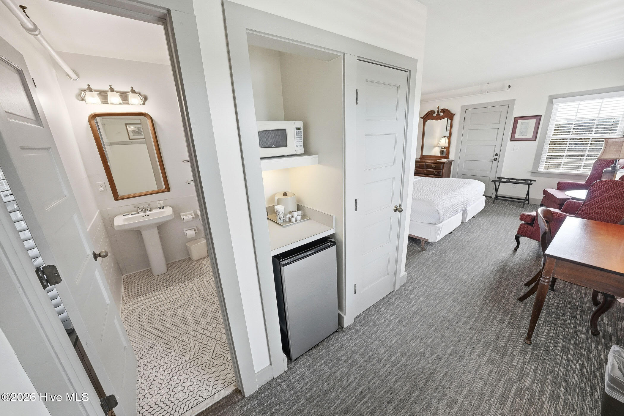 6715 S Croatan Highway, Nags Head, NC, 27959