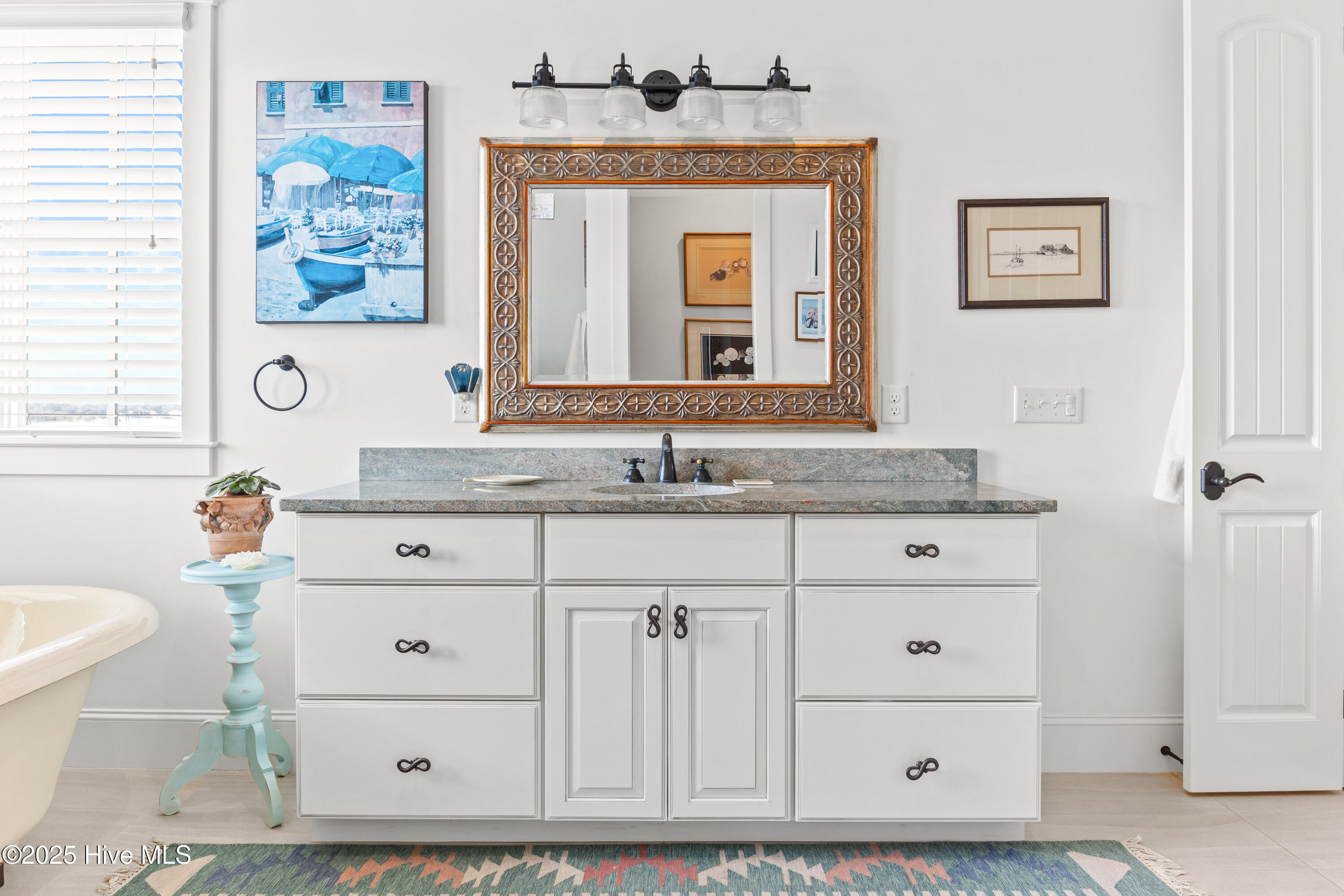 100531006 | Photo 25