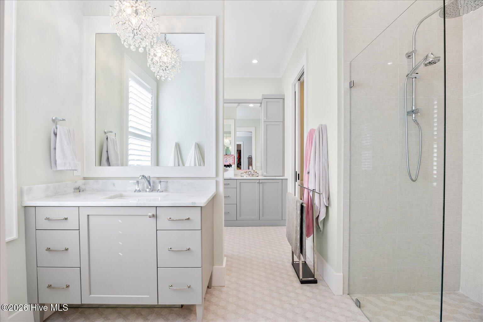 100550299 | Photo 19