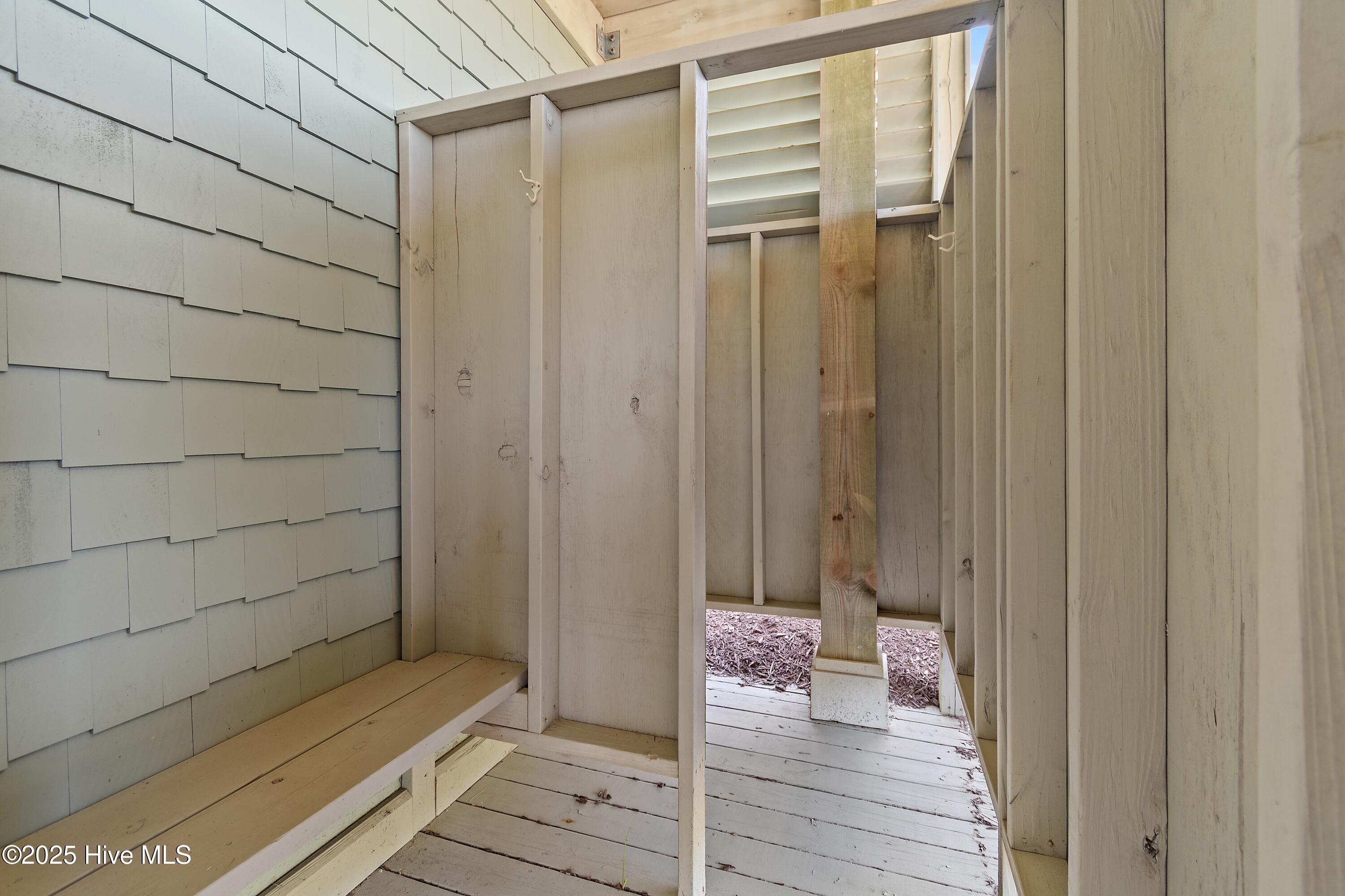 100519693 | Photo 51