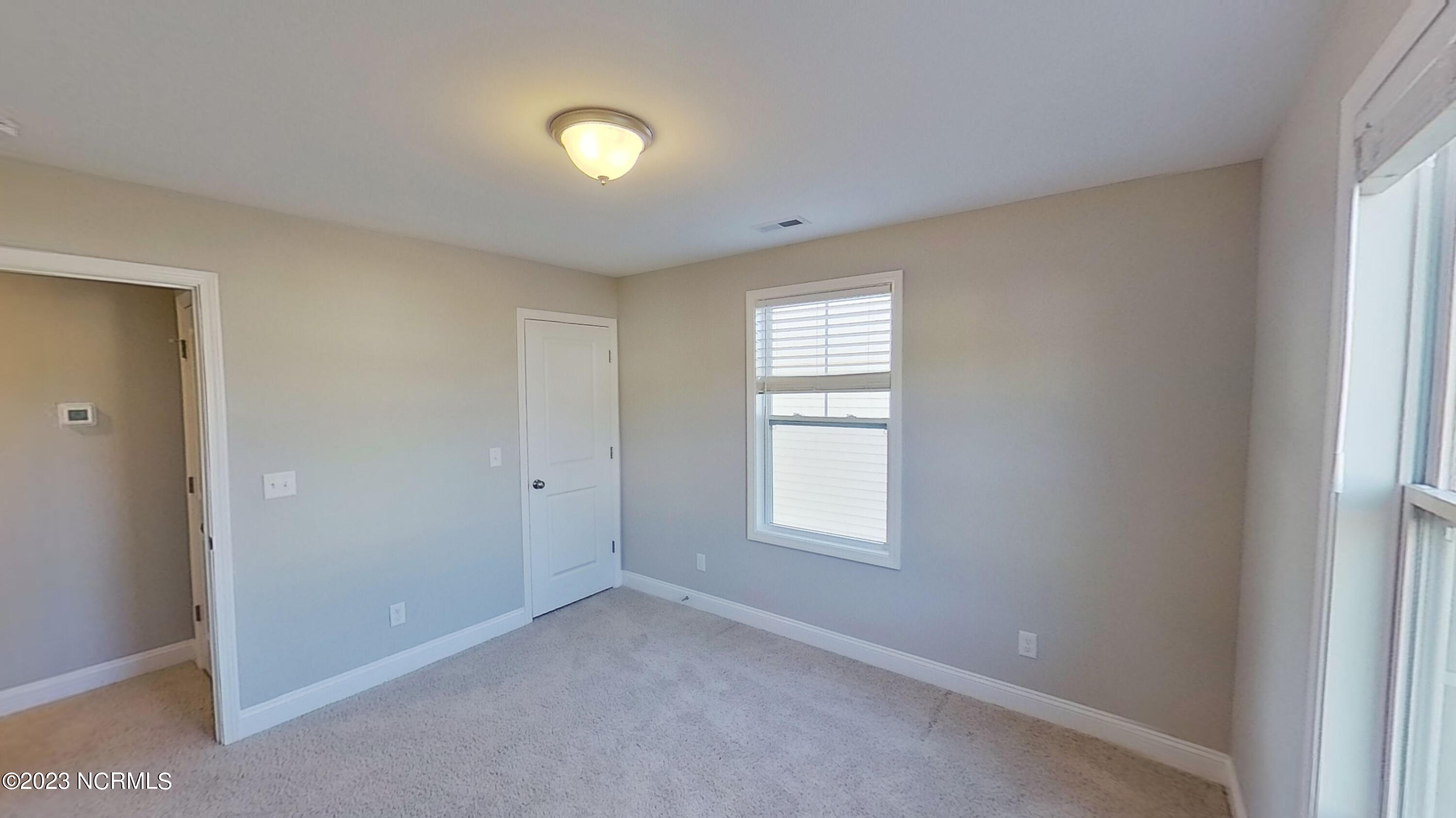 100543878 | Photo 25