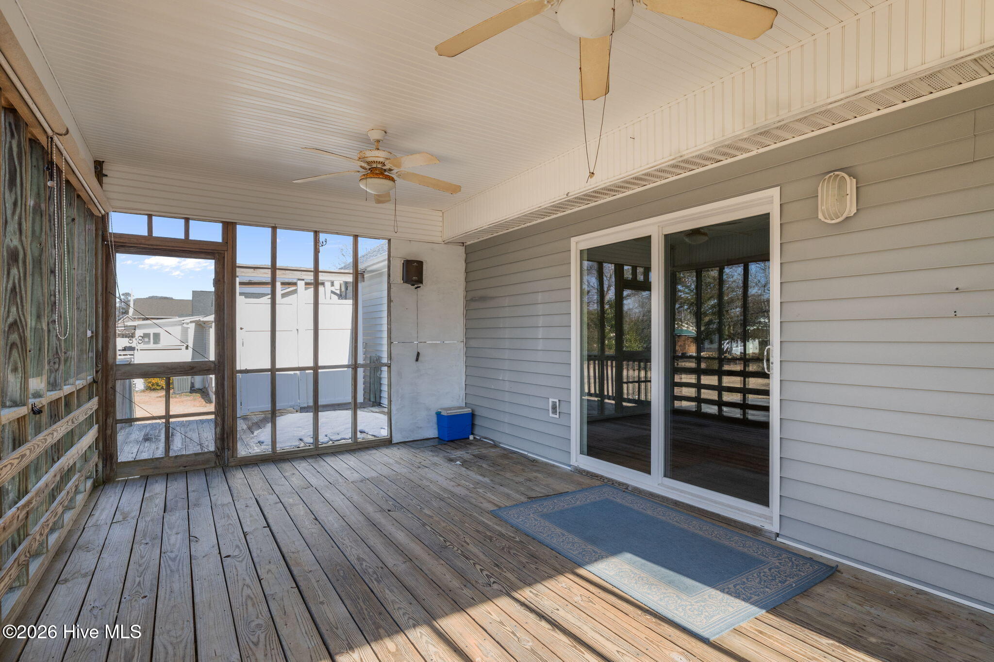 100554027 | Photo 33