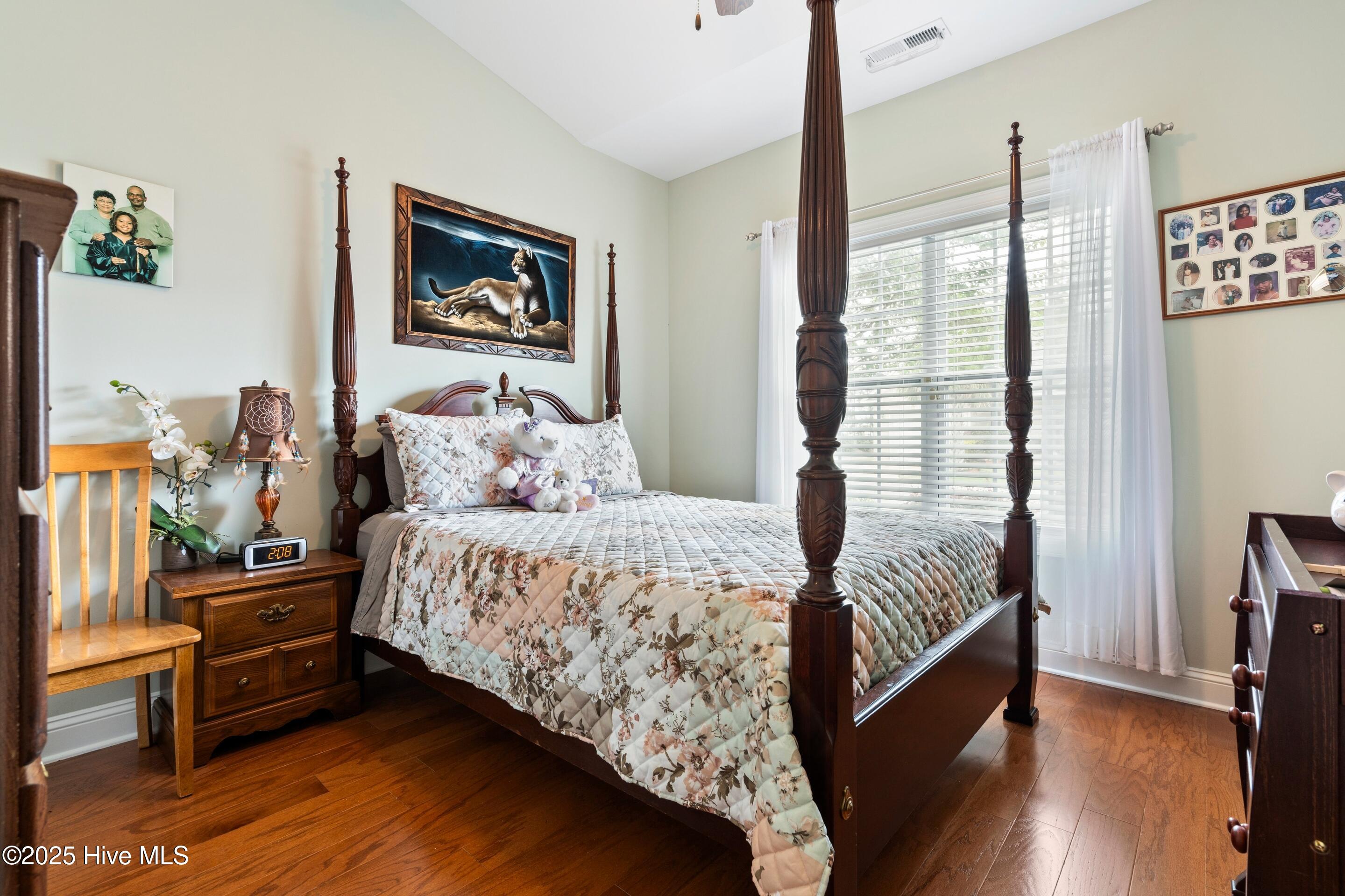 100512963 | Photo 20