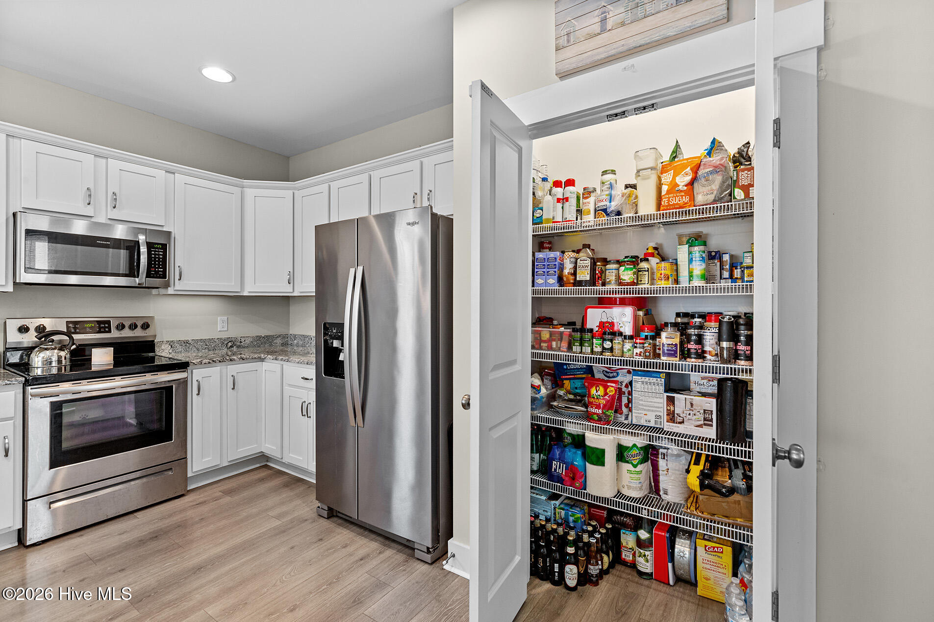 100550596 | Photo 15