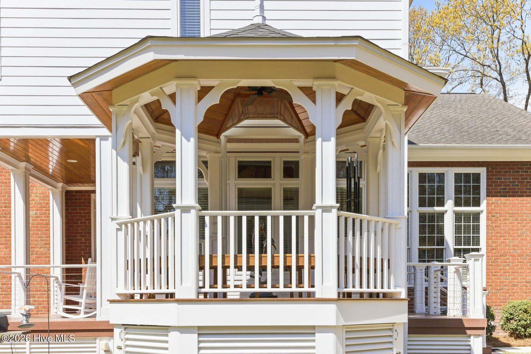 100562414 | Photo 55