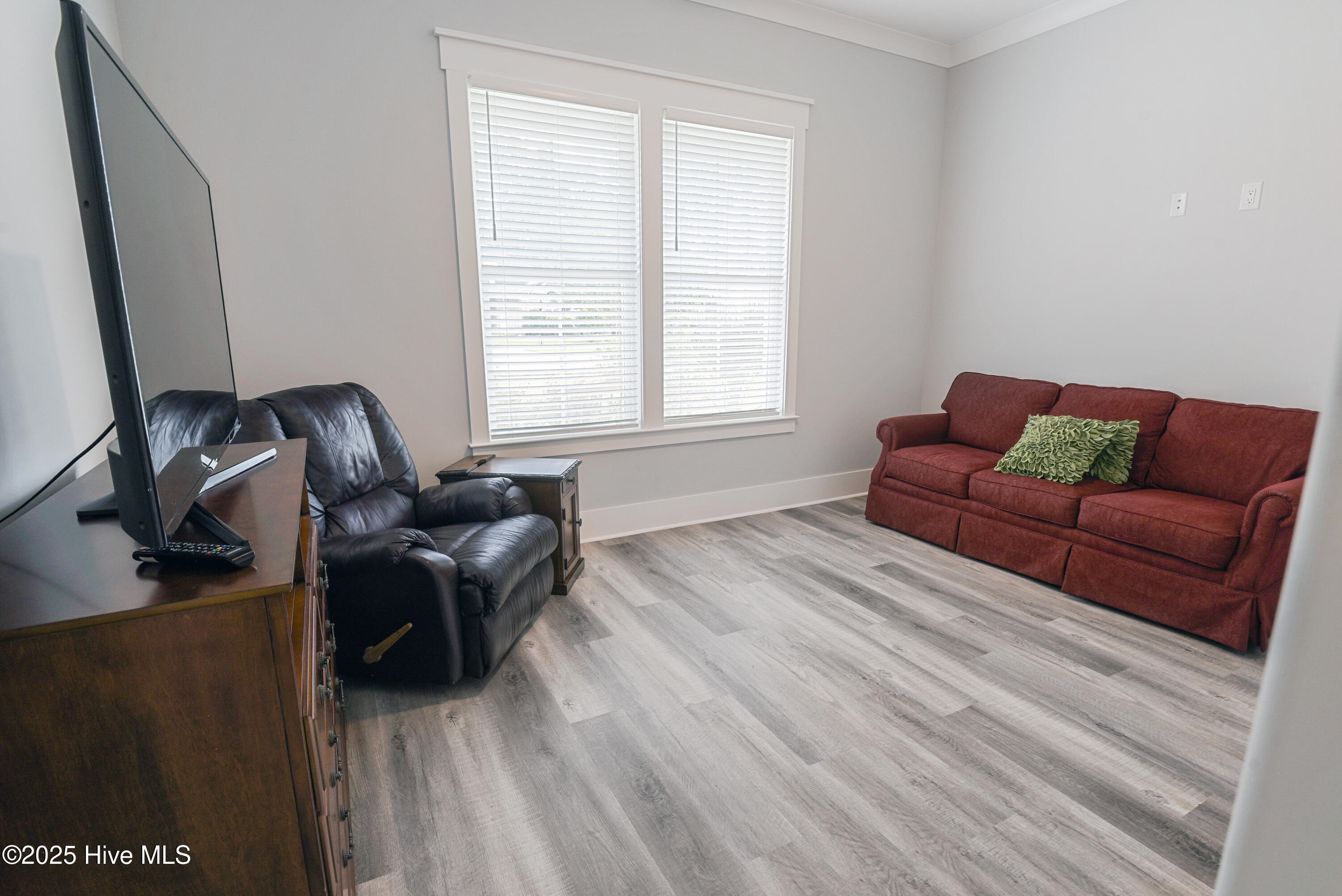 100532165 | Photo 27