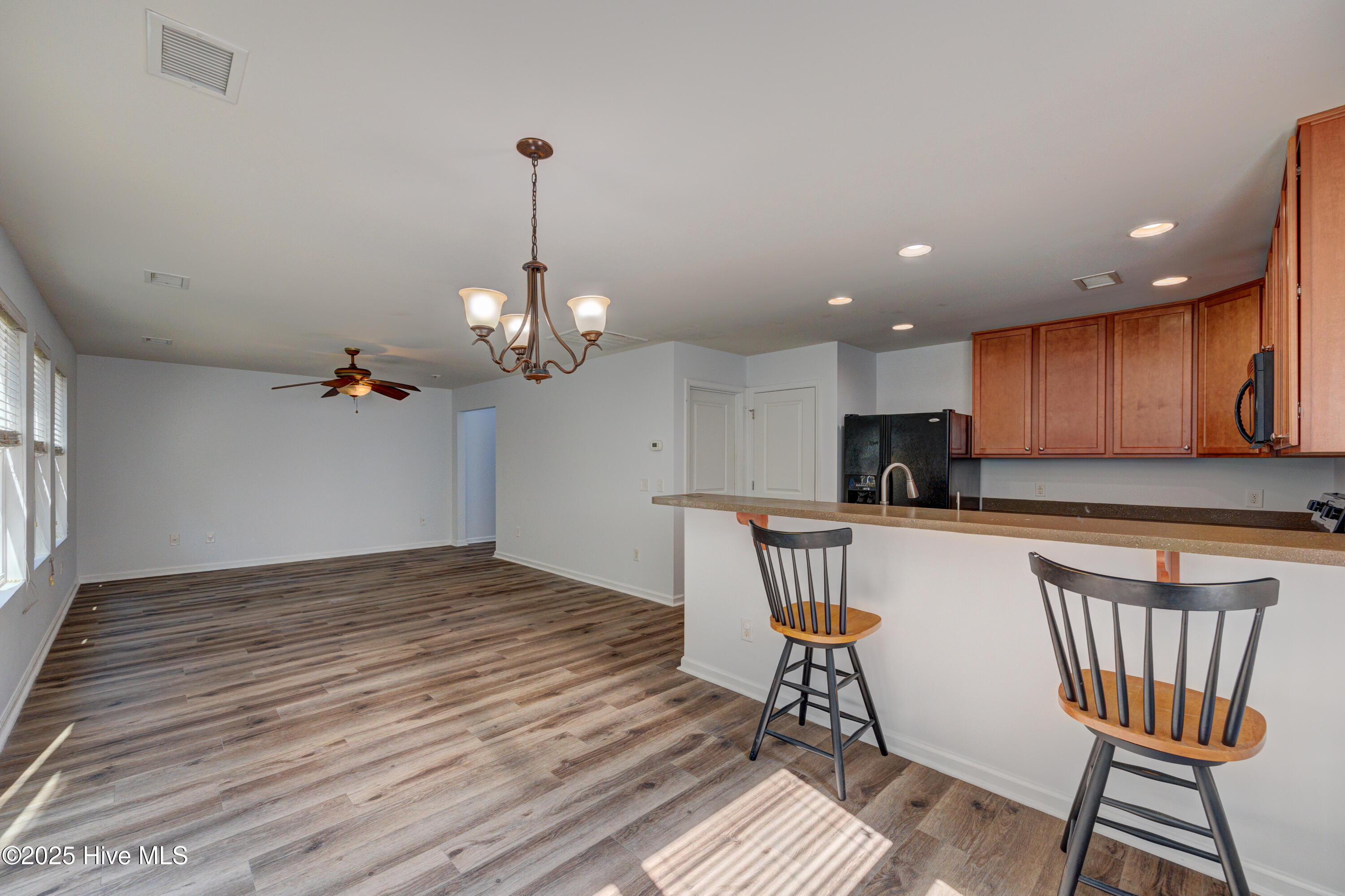 100530947 | Photo 20