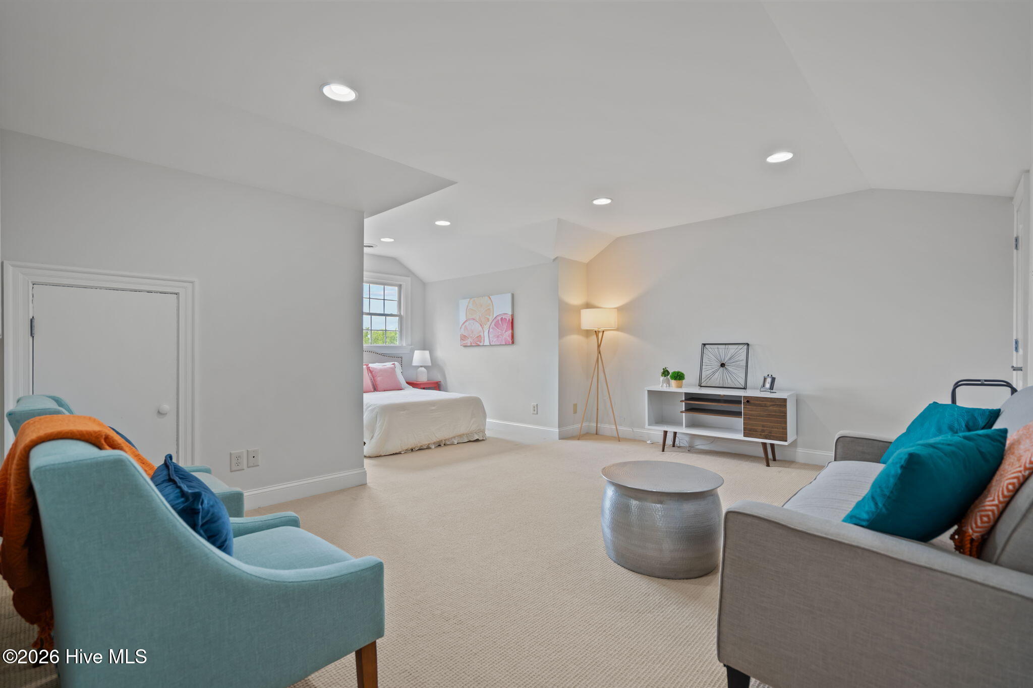 100563251 | Photo 30