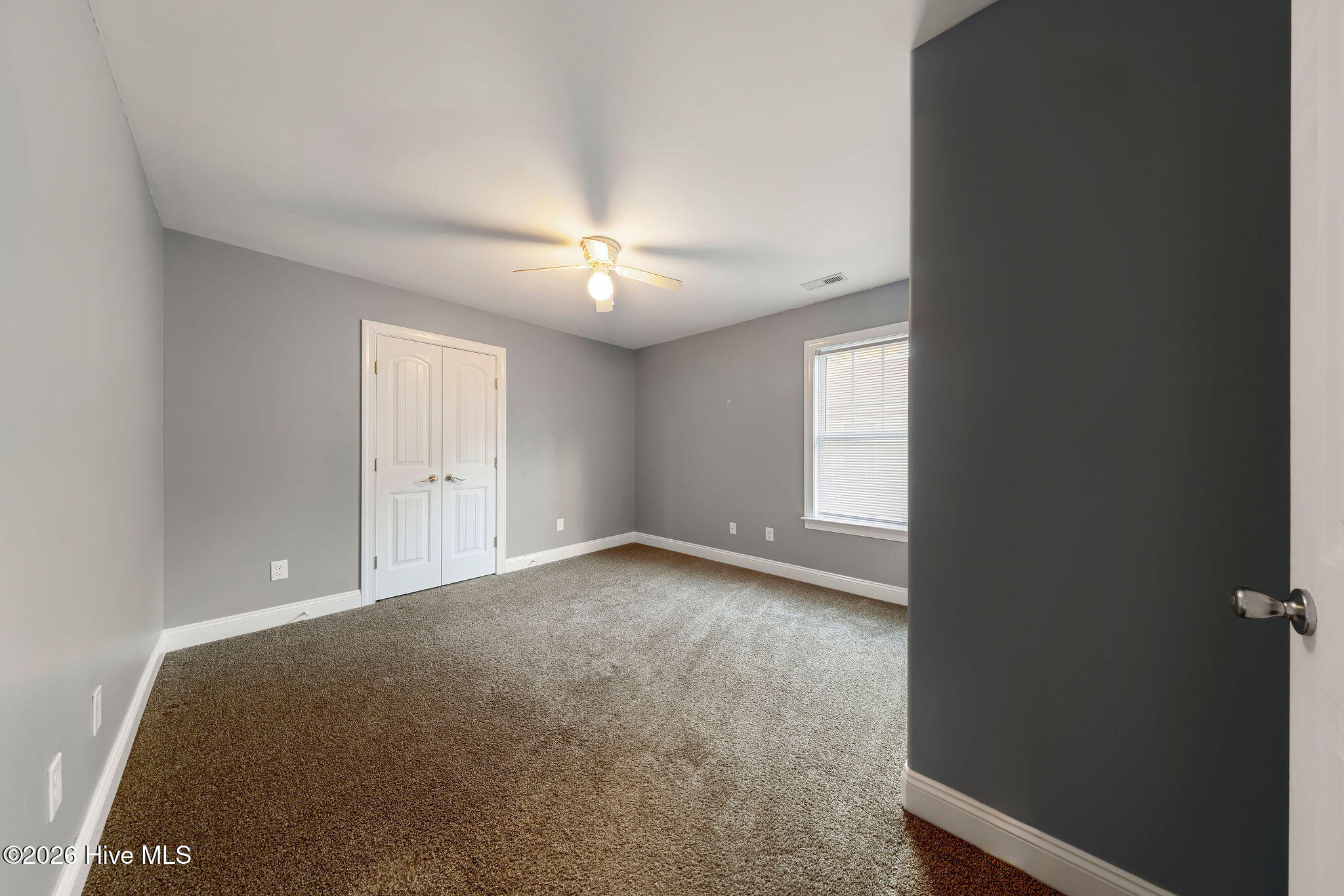 100548212 | Photo 13