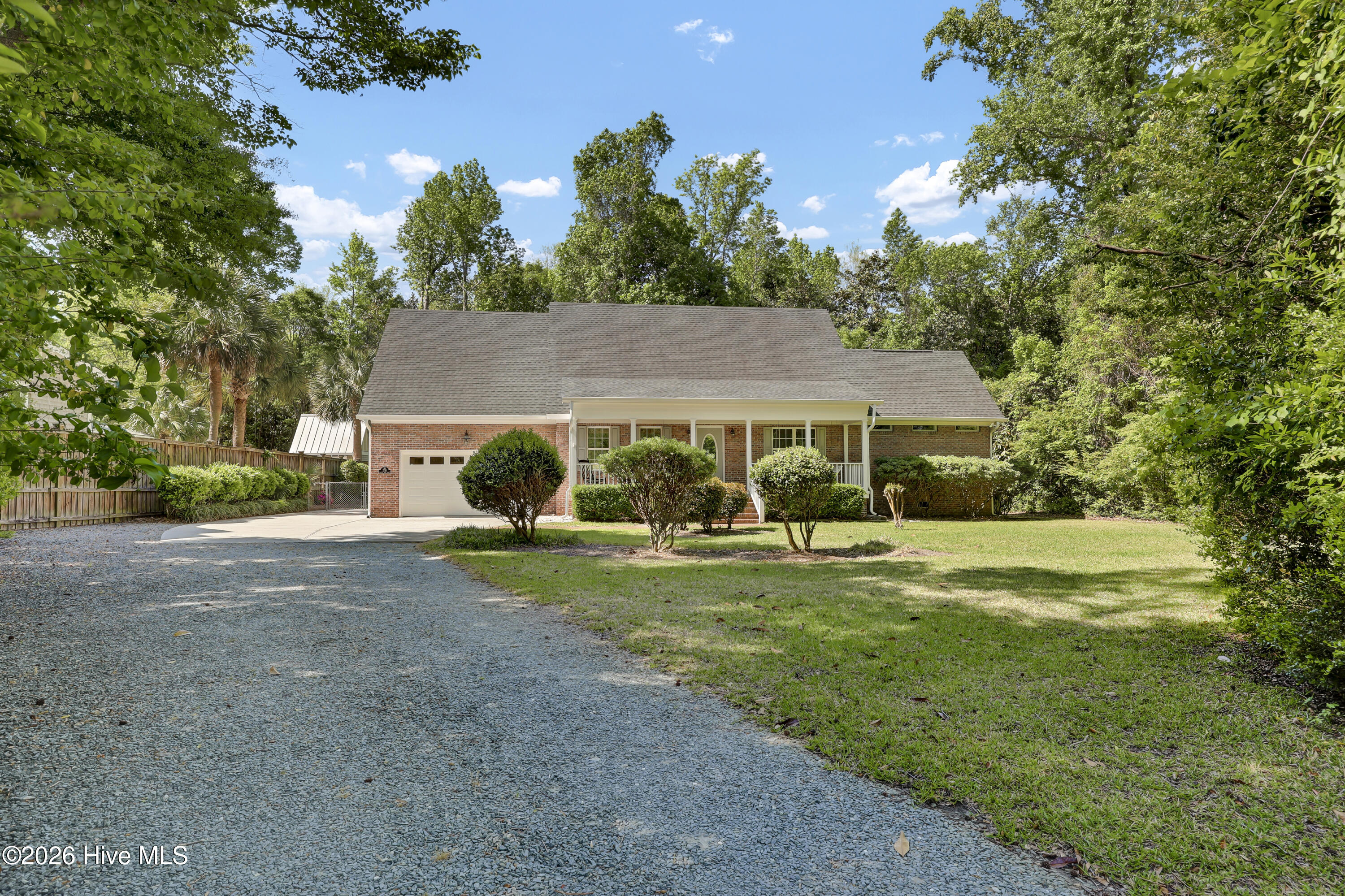 100568630 | Photo 30