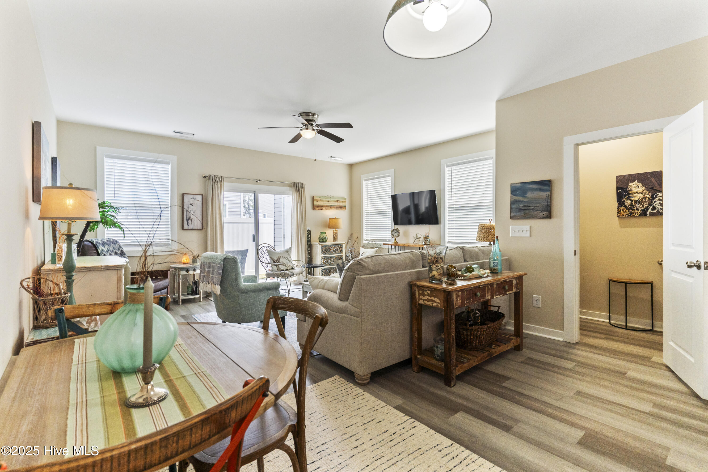 100505761 | Photo 10