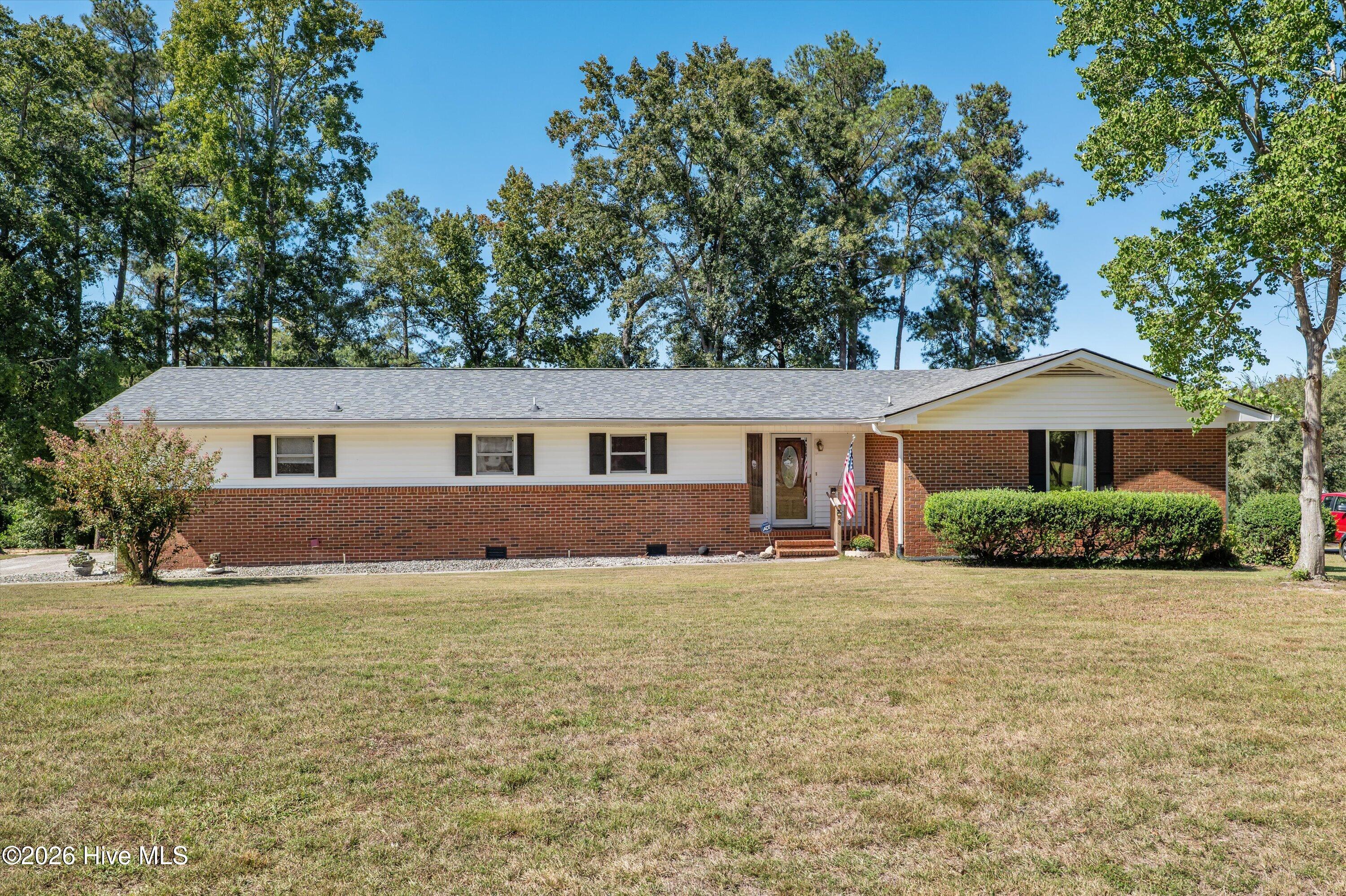 Photo 3 of Single family home for sale at 8 Shaddohill Pl, North Augusta, SC 29860 | MLS# 100607030 | Listing updated on 2026-10-01