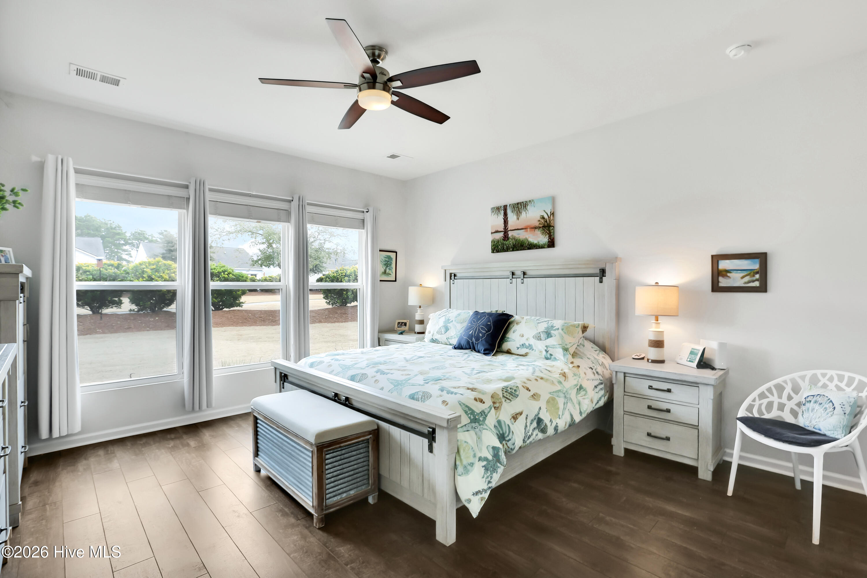 100558115 | Photo 19