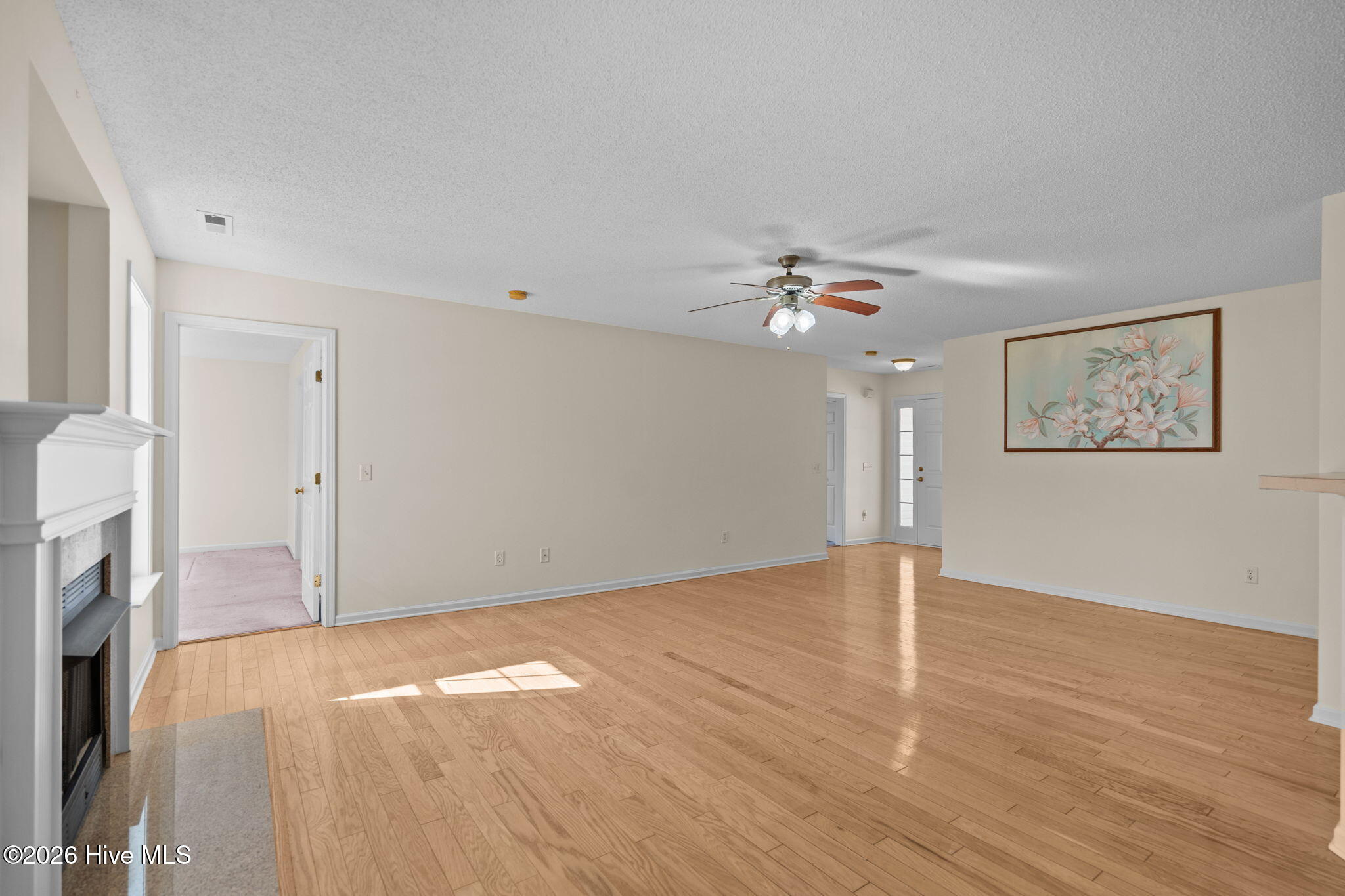 100560946 | Photo 31