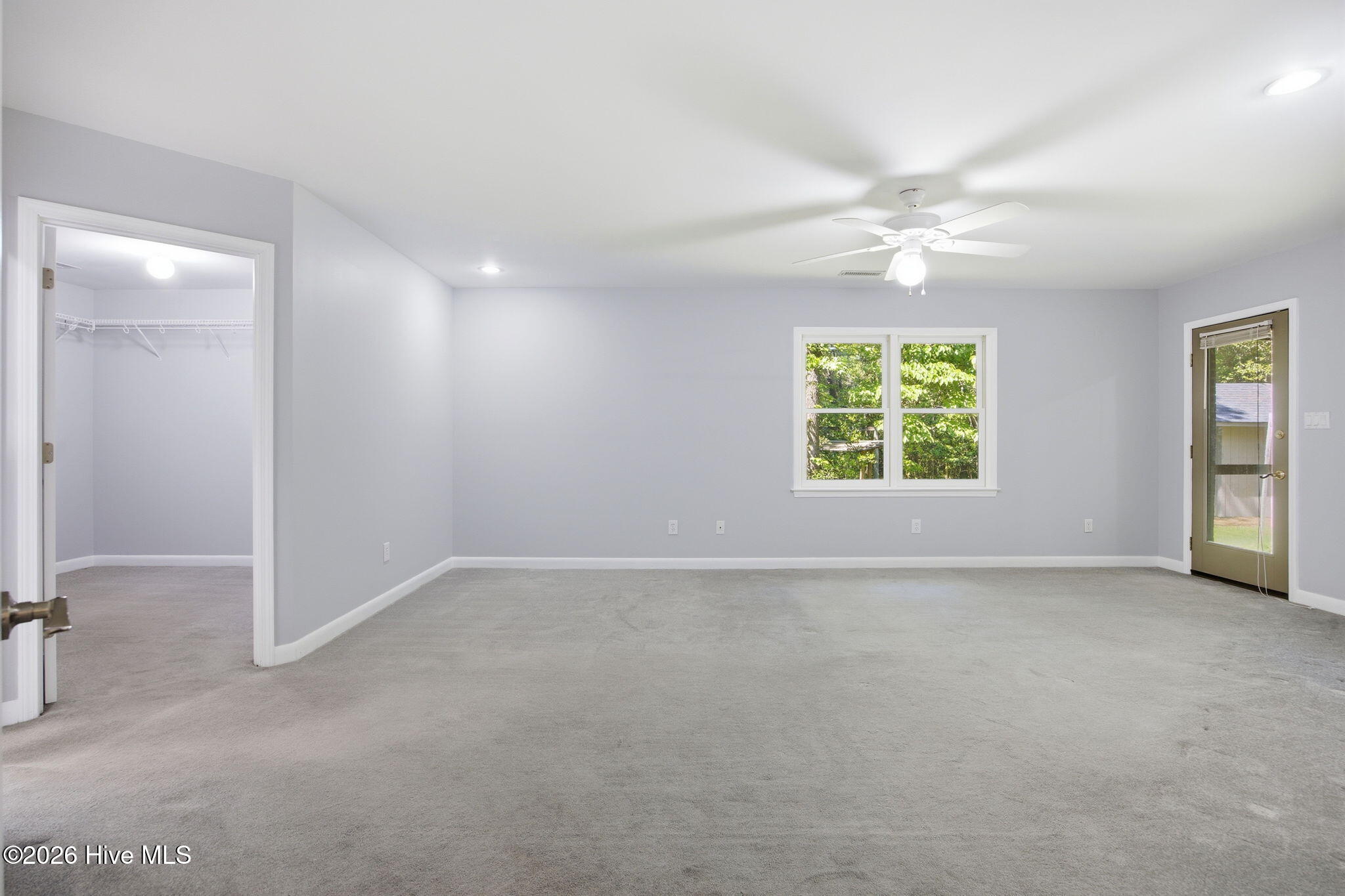 100569469 | Photo 27