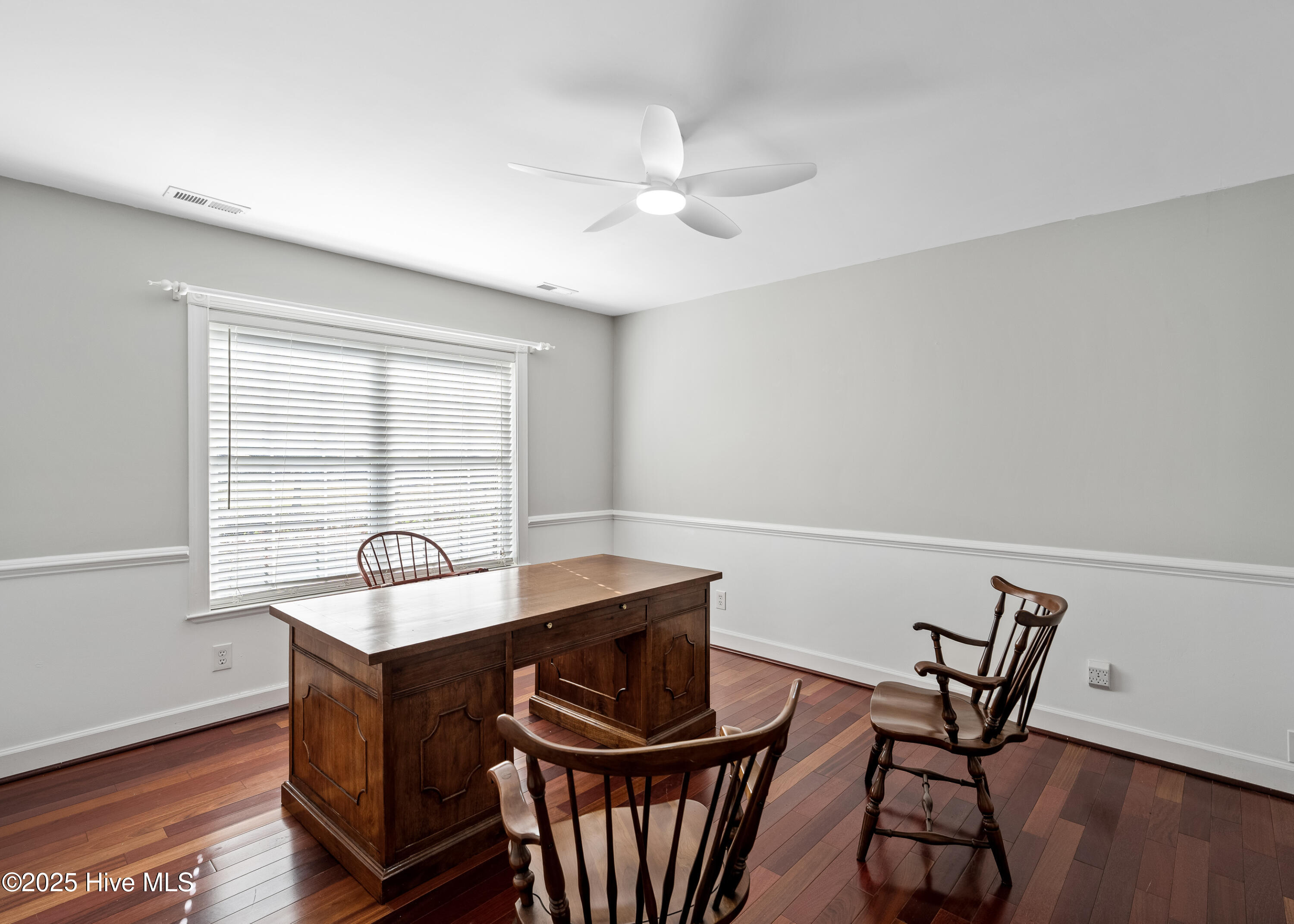 100543941 | Photo 22