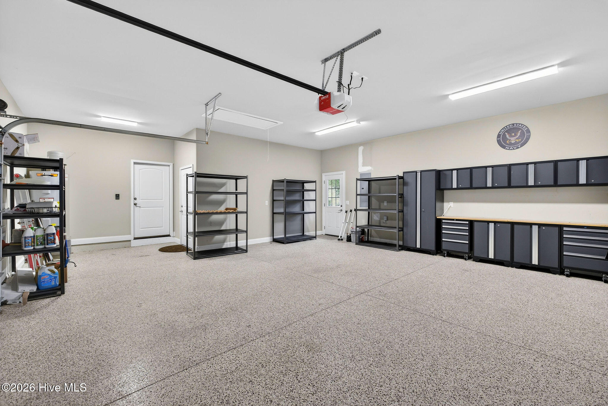 100557341 | Photo 40