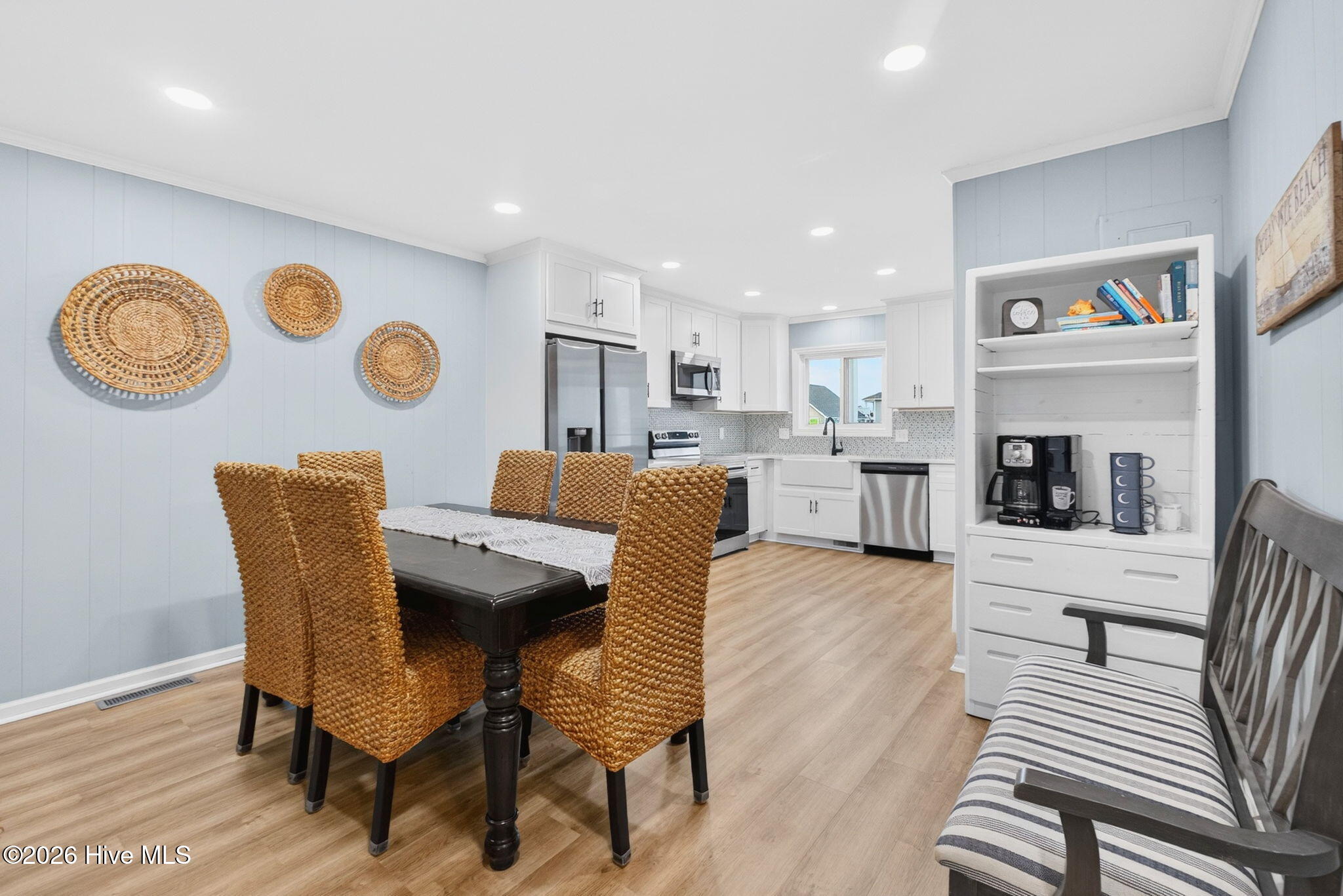 100558118 | Photo 12