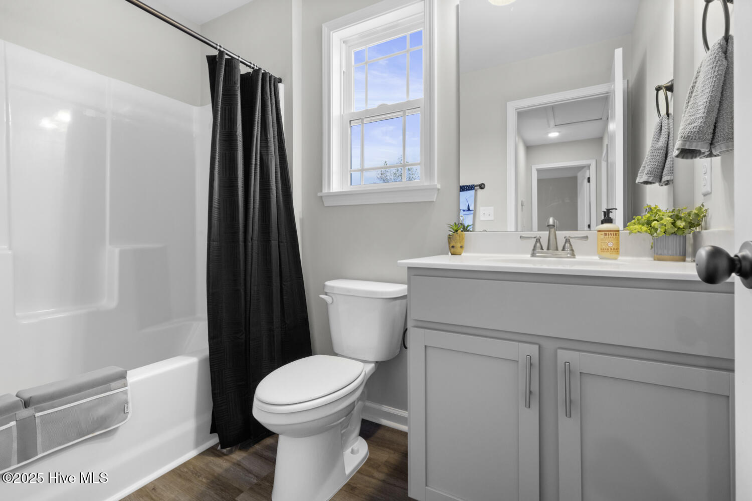 100542191 | Photo 18