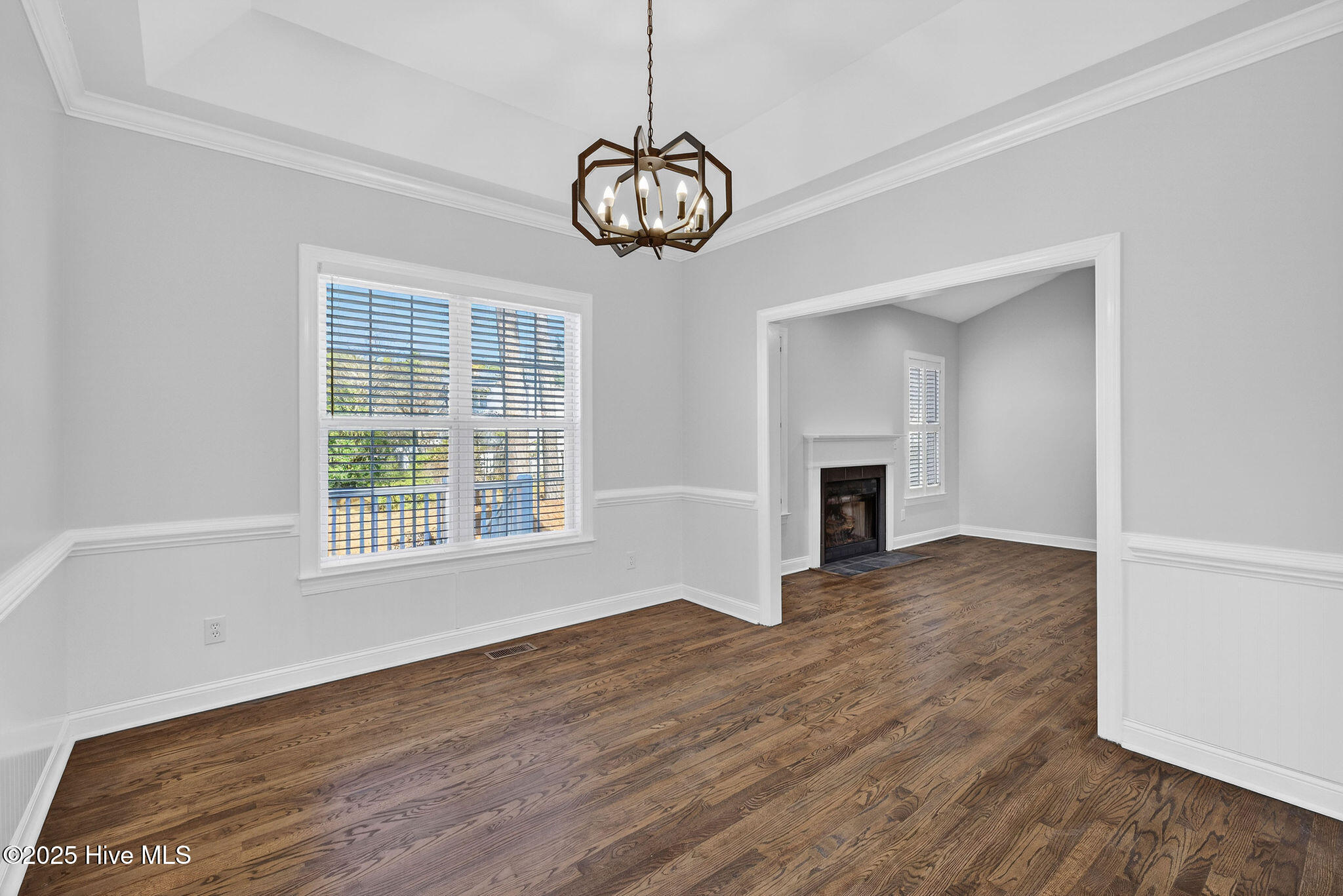 100544909 | Photo 11