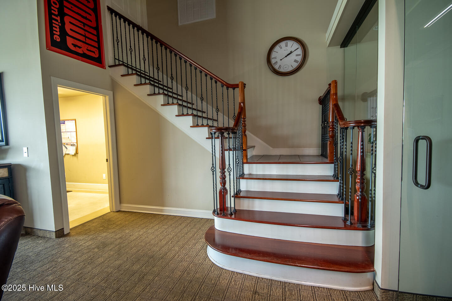 100507866 | Photo 59