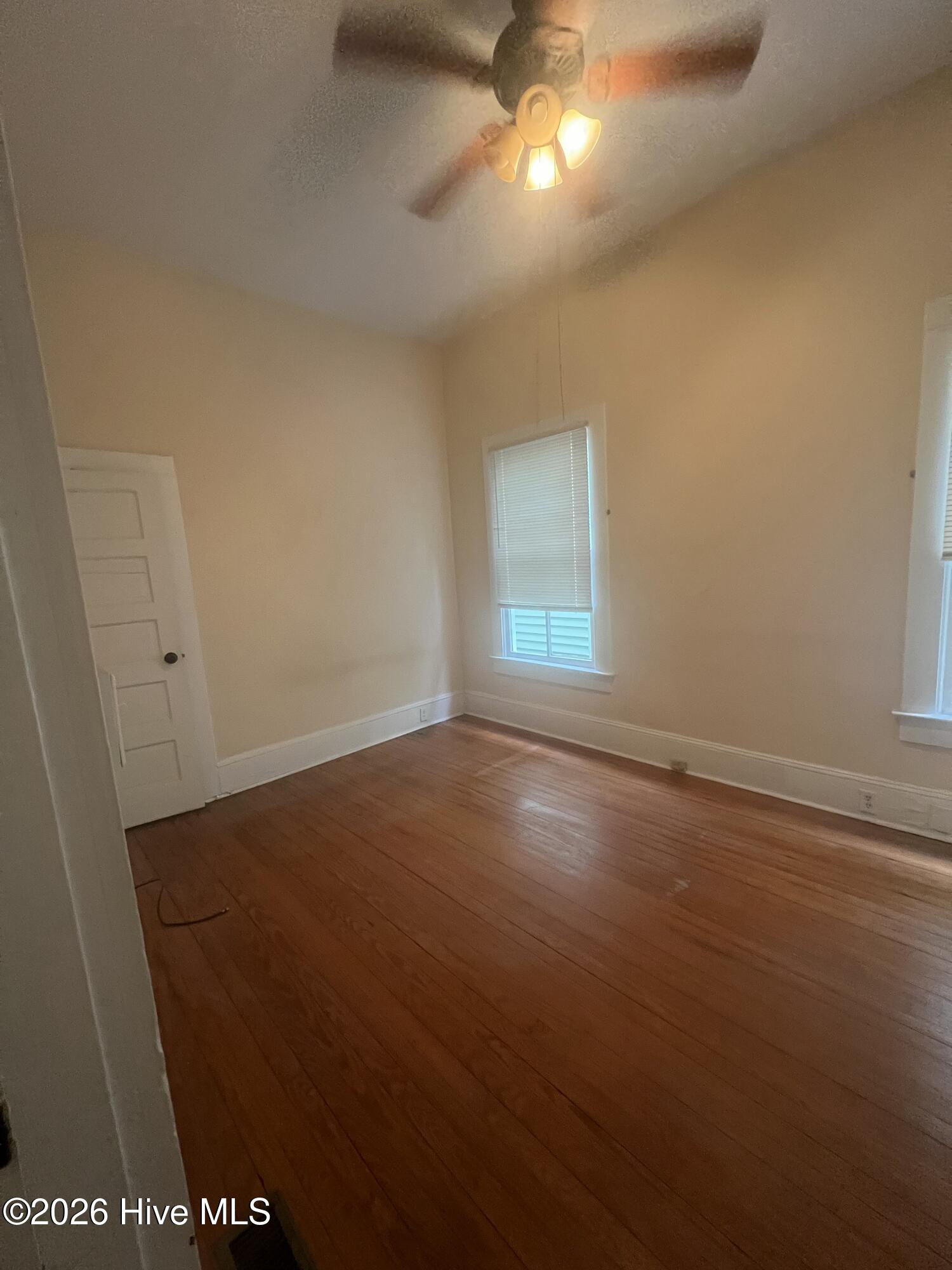 100555003 | Photo 12