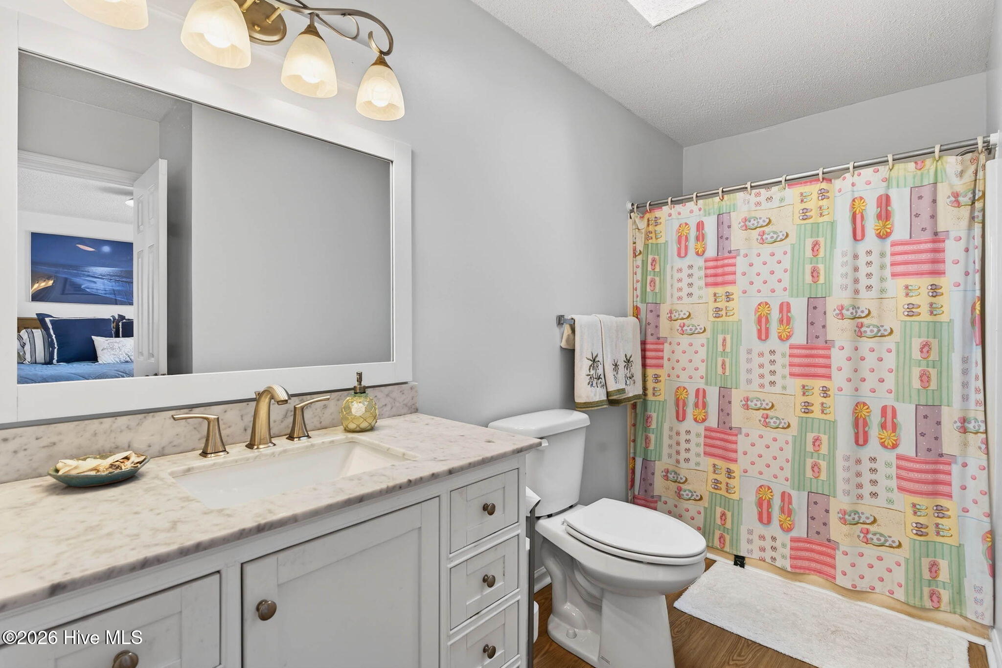 100564703 | Photo 35