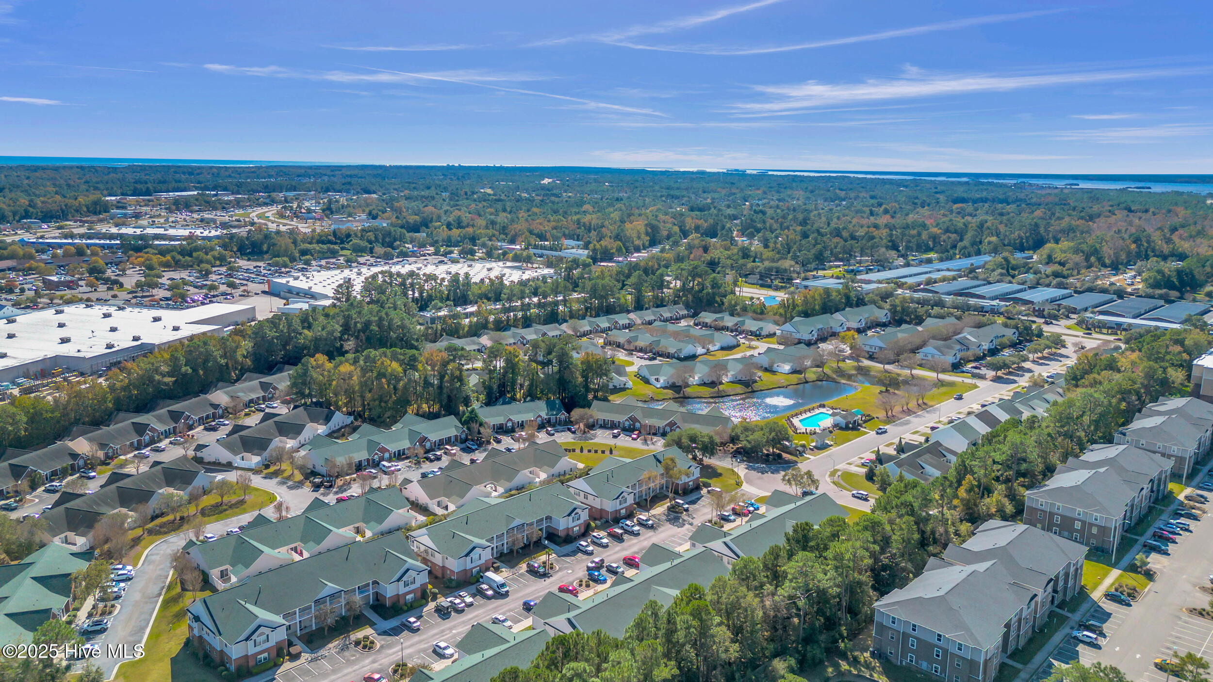 100539370 | Photo 36