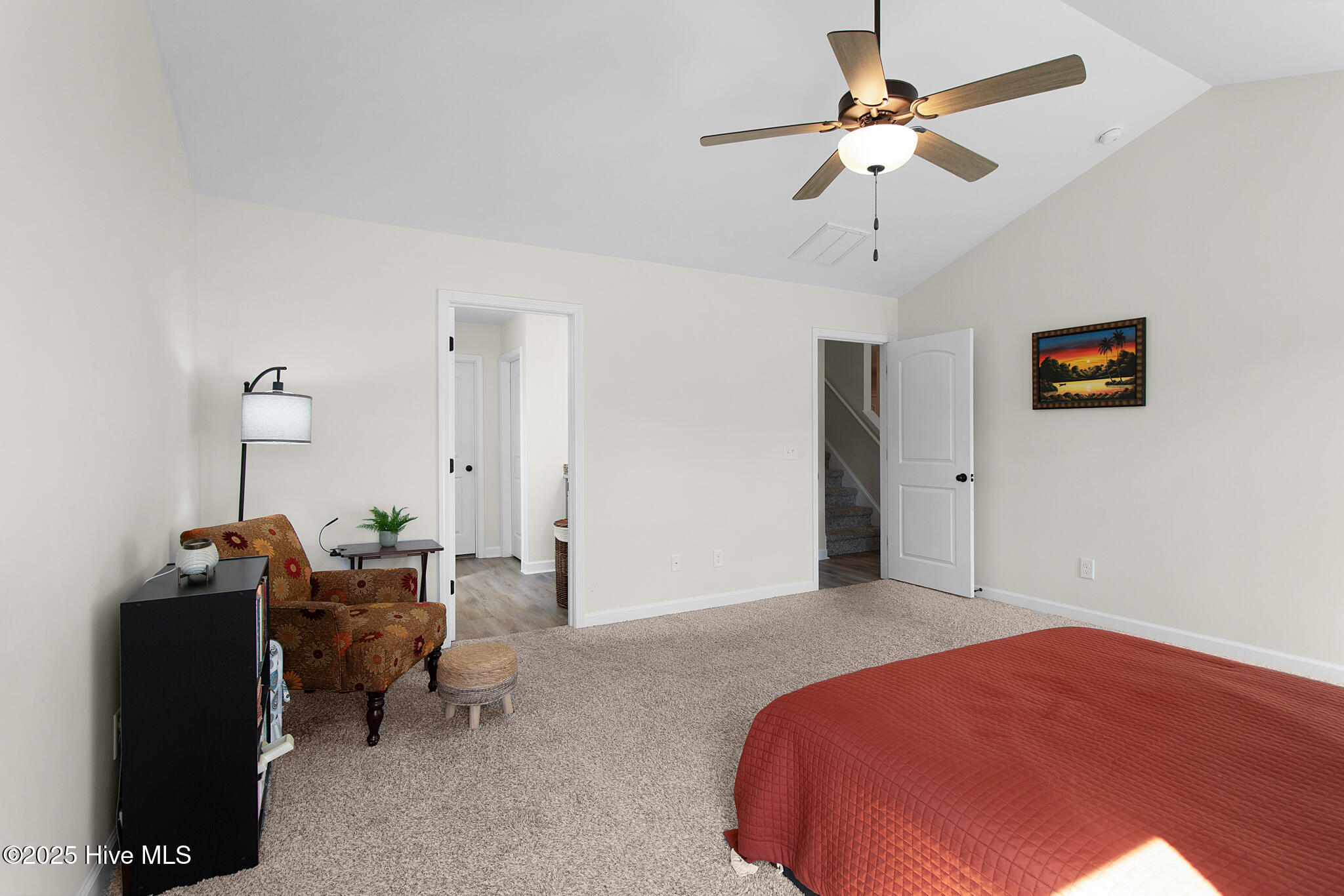 100532125 | Photo 19